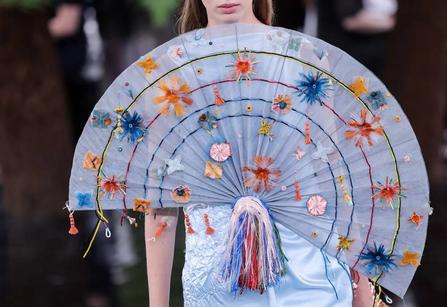  A model presents a creation for Christian Dior for the Women Haute Couture Fall/Winter 2026-2027 collection as part of the Paris Fashion Week, in Paris, on July 6, 2026. (AFP) 