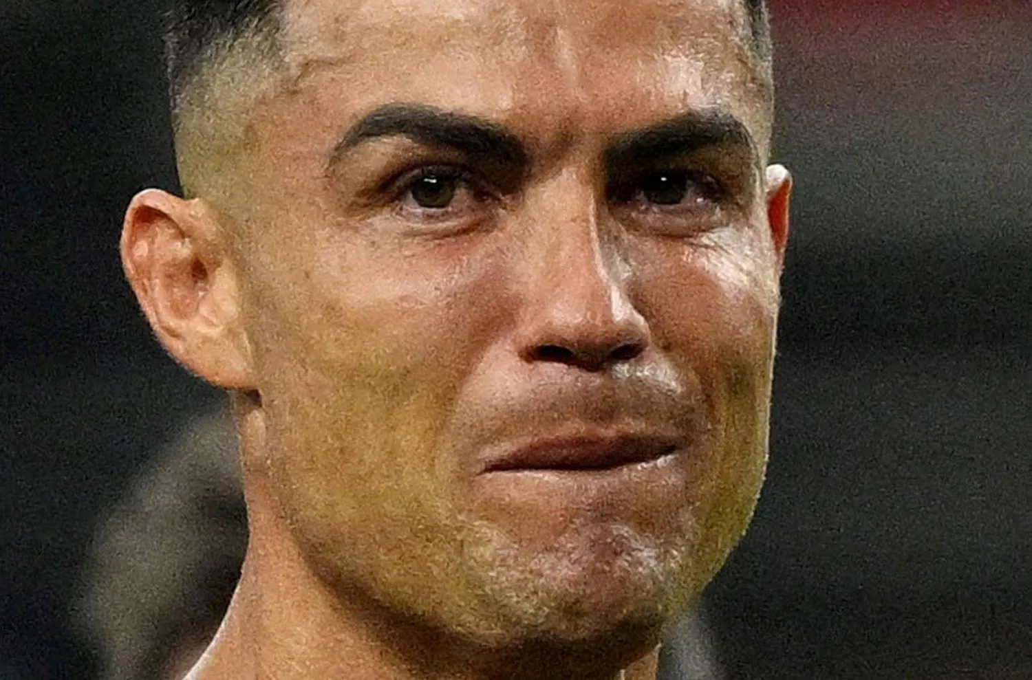 البرتغالي كريستيانو رونالدو باكياً بعد توديع المونديال (رويترز)