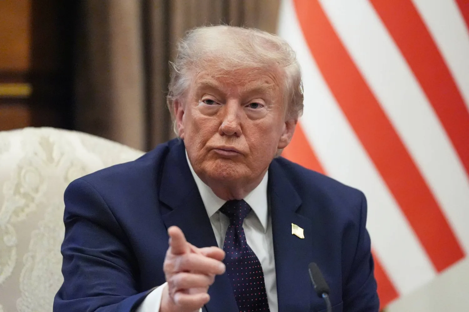 الرئيس الأميركي دونالد ترمب خلال اجتماع ثنائي مع نظيره التركي رجب طيب إردوغان في أنقرة بتركيا (أ.ب)