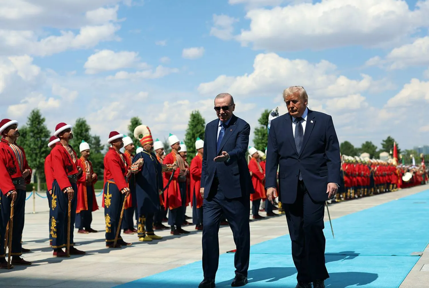 الرئيس التركي رجب طيب إردوغان خلال استقباله الرئيس الأميركي دونالد ترمب في قصر بيتشبع الرئاسي بأنقرة (الرئاسة التركية)