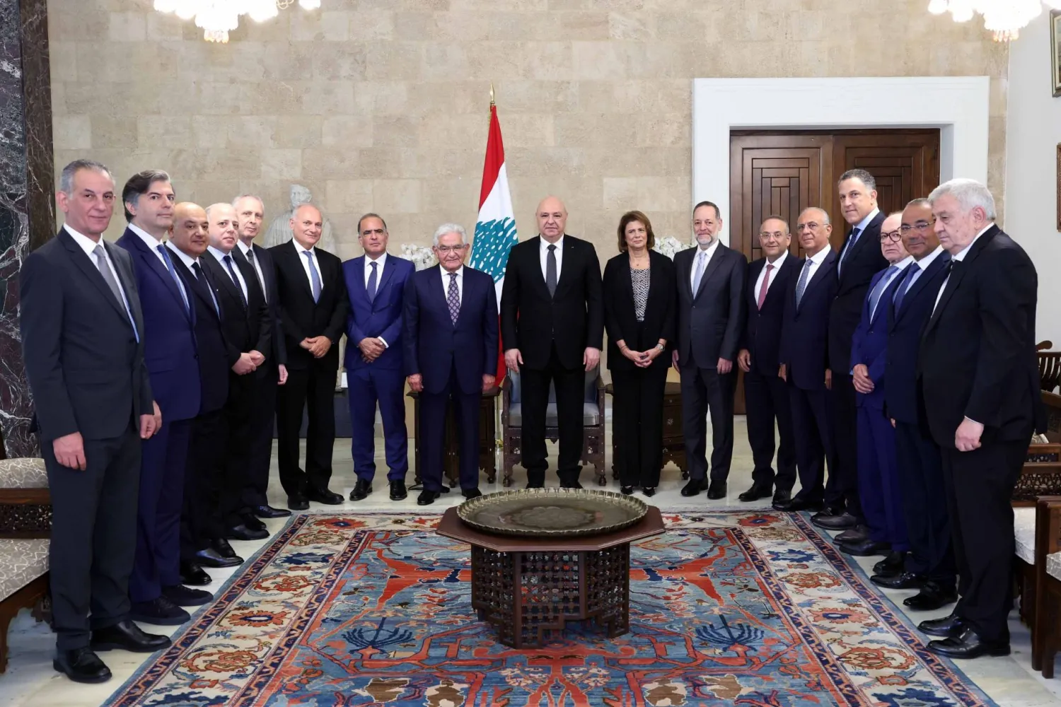 الرئيس عون مستقبلاً وفداً من جمعية المصارف (الرئاسة اللبنانية)