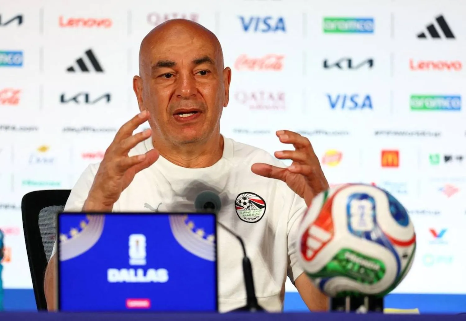 مدرب منتخب مصر خلال مؤتمر صحافي قبل مبارة الأرجنتين (رويترز)