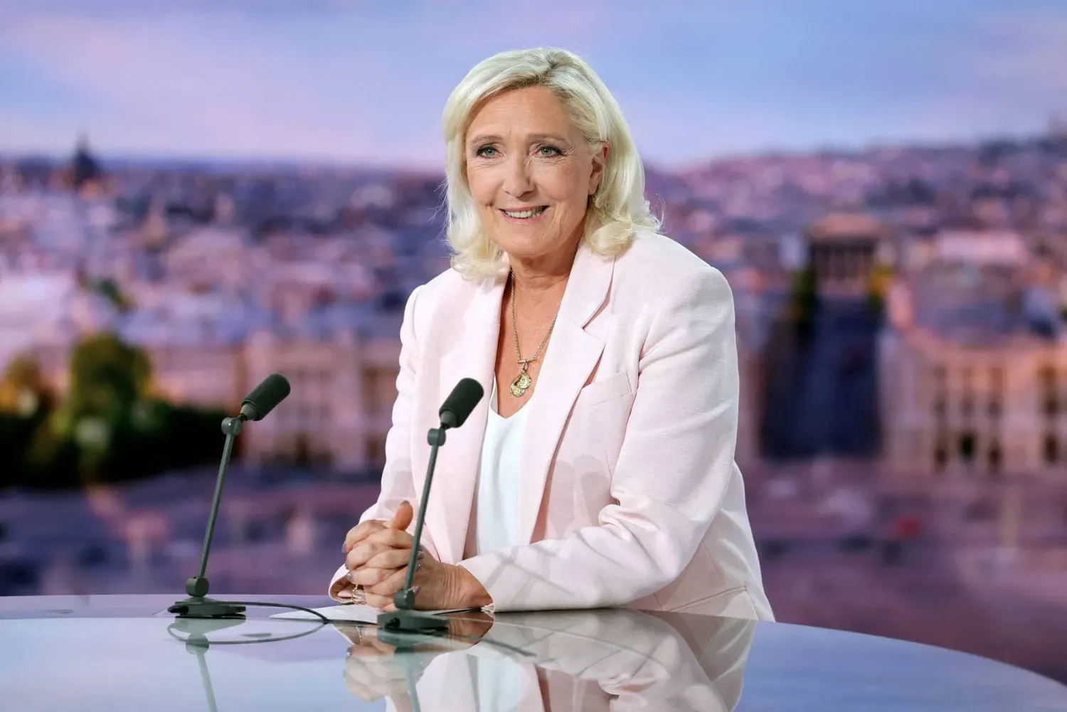 Fransa'da aşırı sağın lideri Marine Le Pen (Reuters)