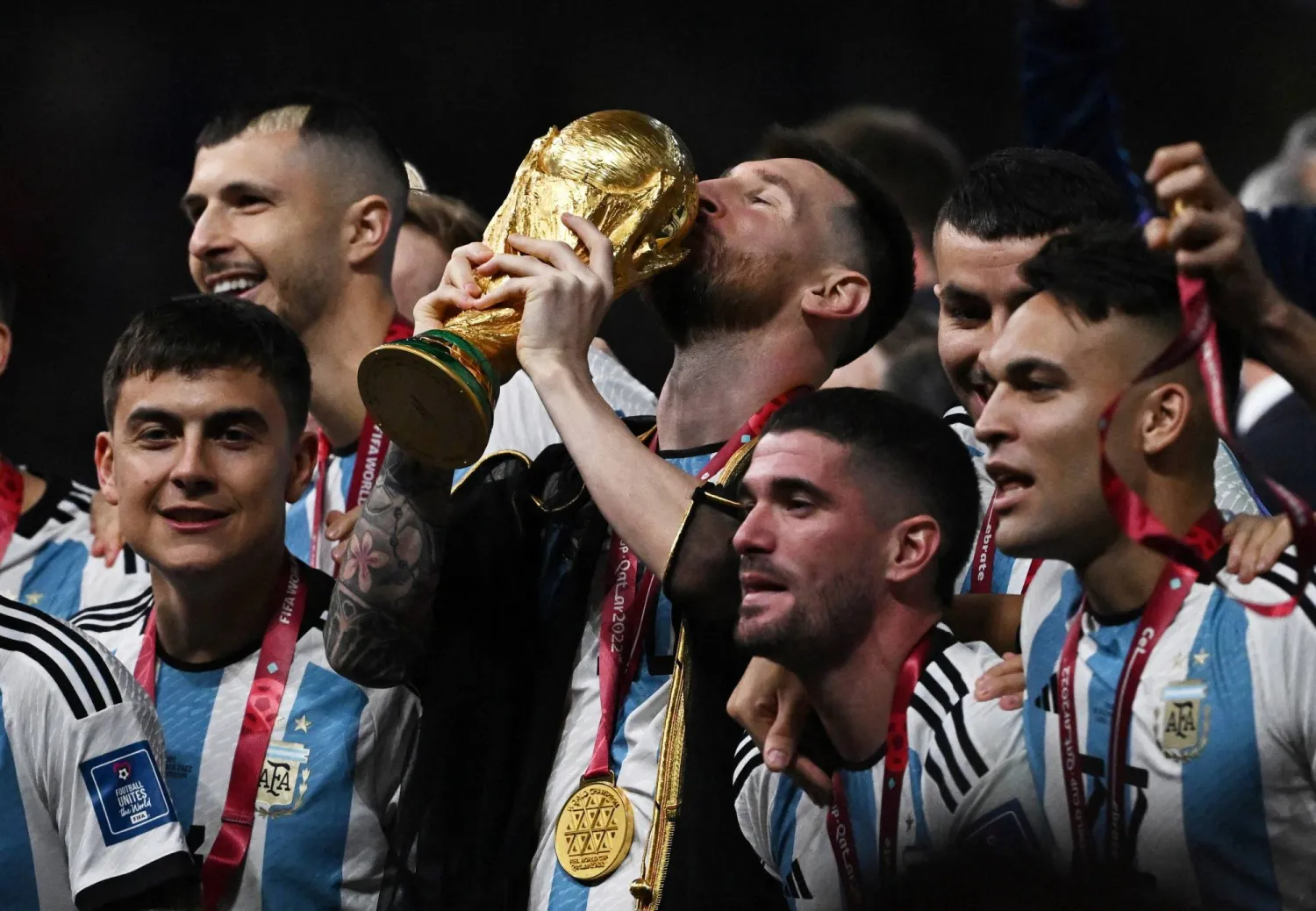 ميسي هل يرفع الكأس للمرة الثانية على التوالي (رويترز)