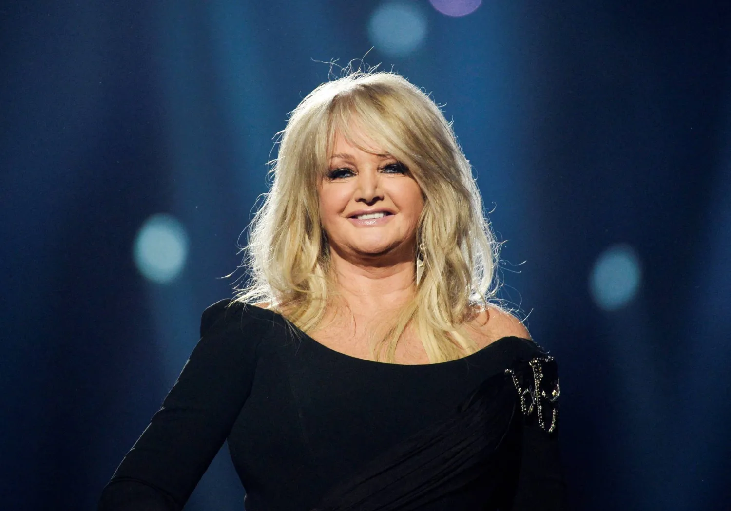 FILE PHOTO: Bonnie Tyler of Britain performs the song "Believe in Me" during the final of the 2013 Eurovision Song Contest at the Malmo Opera Hall in Malmo May 18, 2013. REUTERS/Jessica Gow/Scanpix Sweden