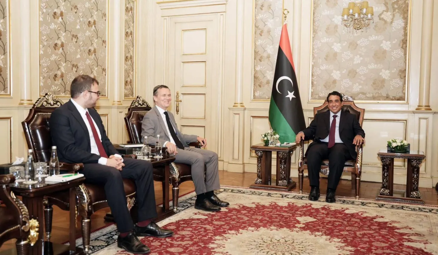 المنفي مستقبلاً السفير الفرنسي لدى ليبيا تيري فالات (المجلس الرئاسي)