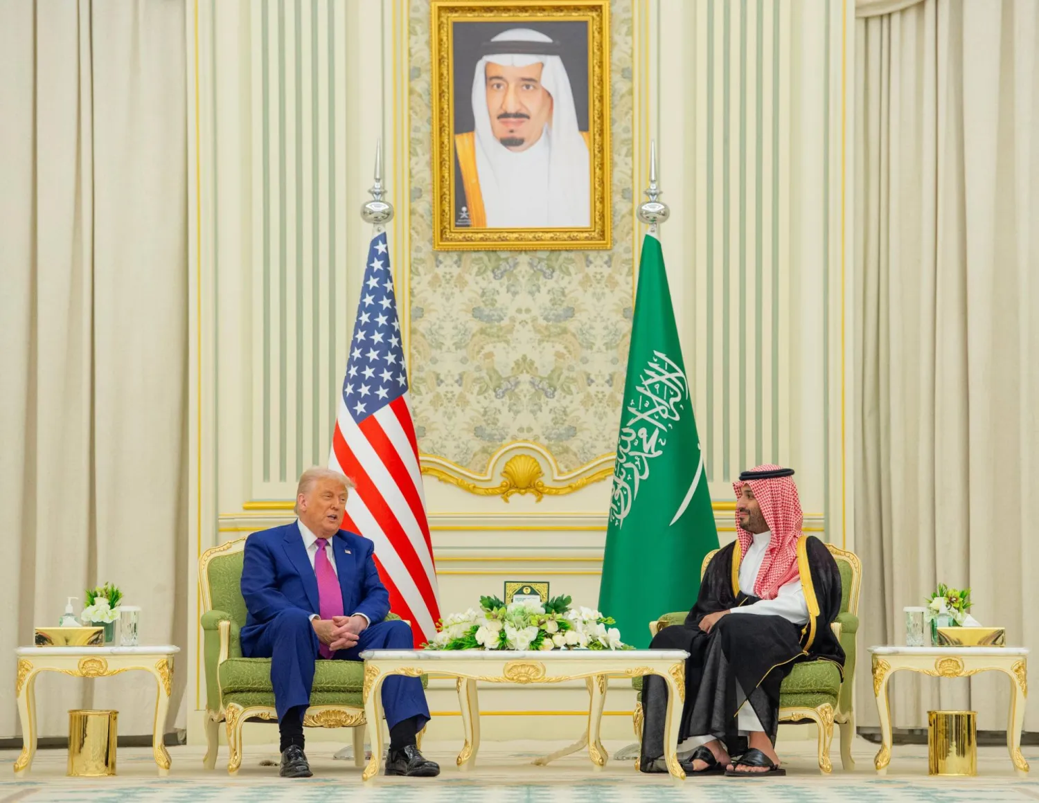 الأمير محمد بن سلمان والرئيس دونالد ترمب لدى ترؤسهما قمة سعودية - أميركية في الرياض مايو الماضي (واس)