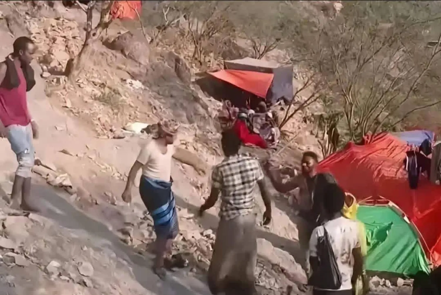 الحوثيون حولوا الحدود في صعدة إلى مركز لتجنيد المهاجرين الأفارقة (إعلام محلي)
