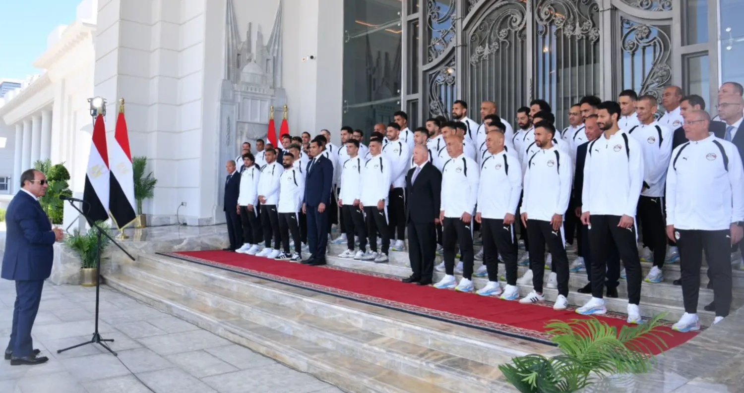 الرئيس المصري يستقبل بعثة المنتخب (الرئاسية المصرية)
