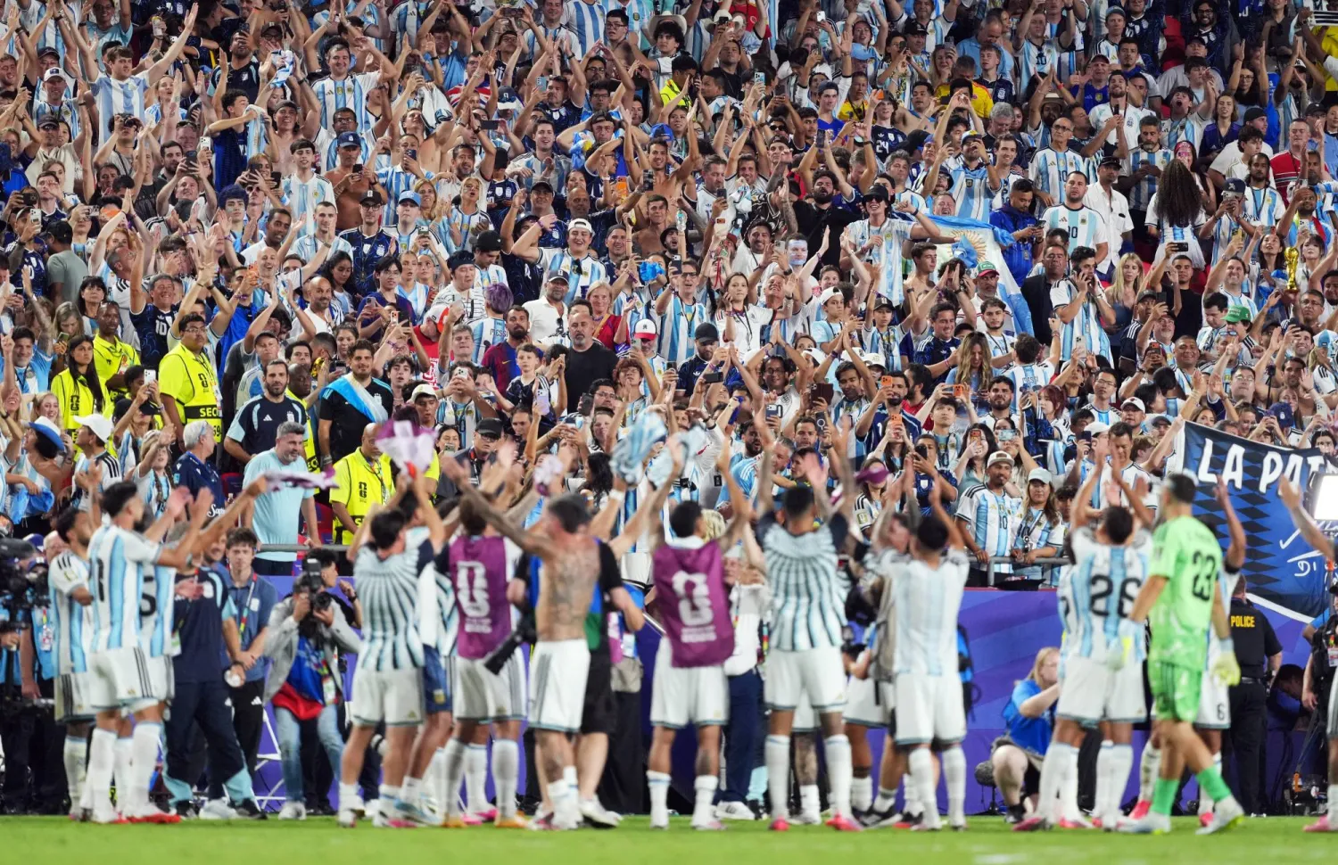 الملايين تابعوا مباريات المونديال بملاعب أميركا الشمالية (رويترز)