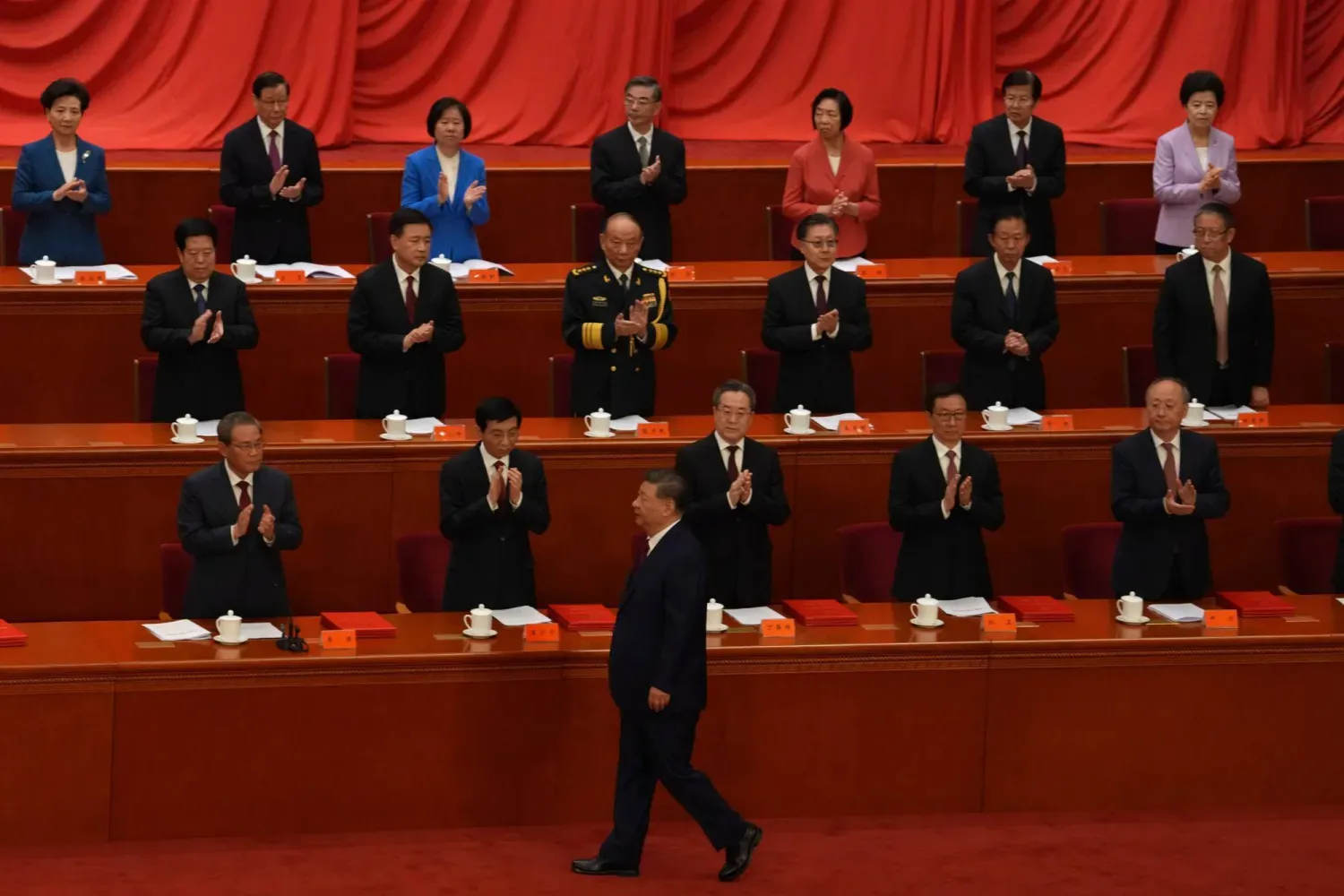 Şi Cinping, 1 Temmuz'da Pekin'de Komünist Parti'nin kuruluşunun 105. yıldönümü kutlamalarına katıldı (AP)
