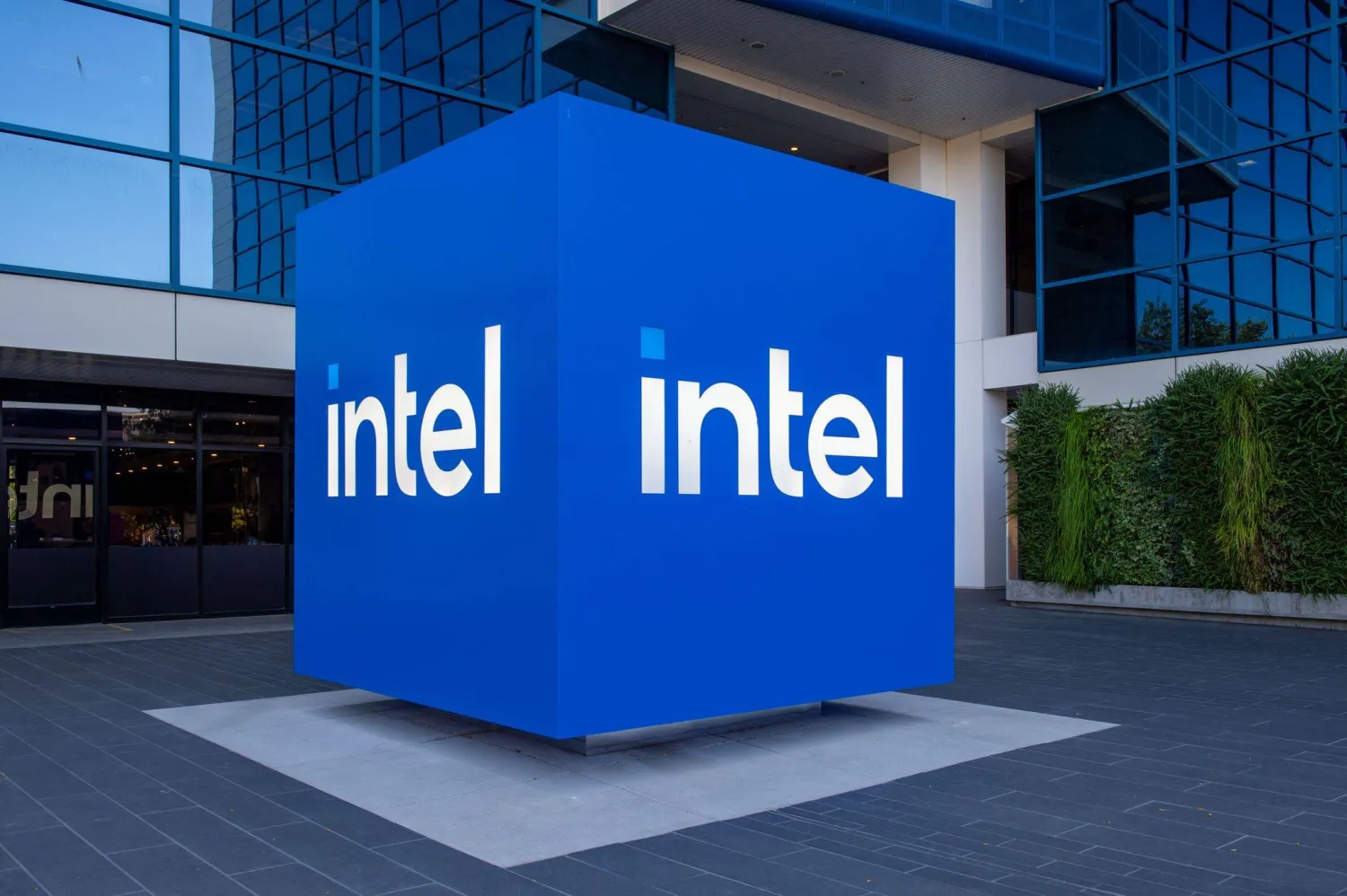 02 October 2024, US, Santa Clara: The Intel logo can be seen at the headquarters of the chip company. (dpa)