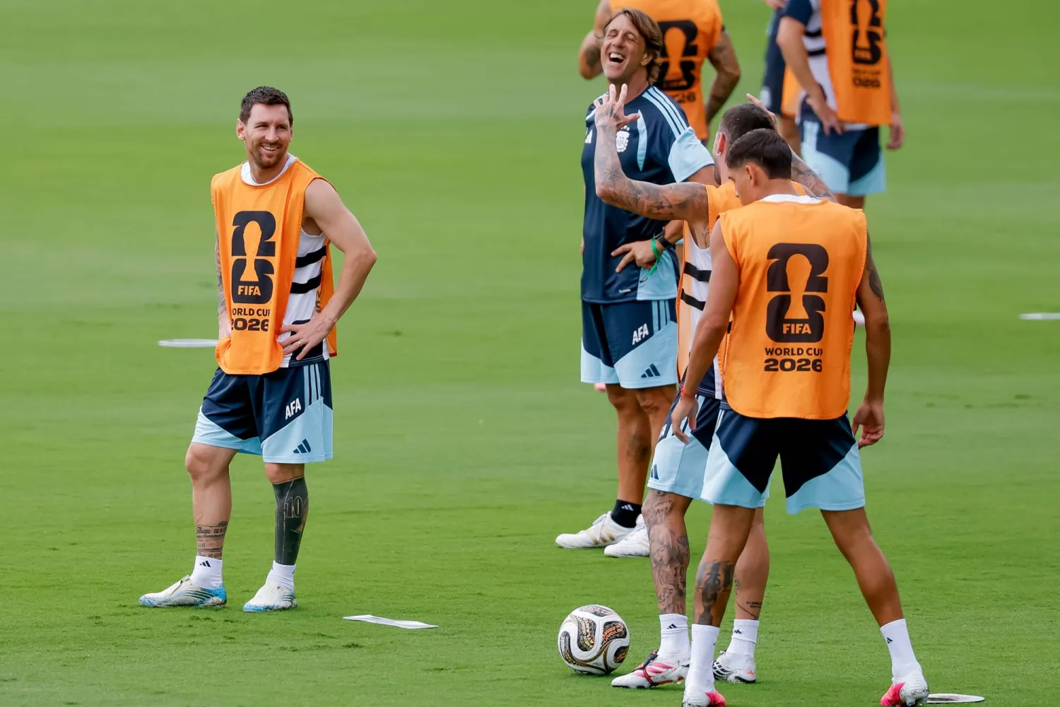  Argentina's Lionel Messi, left, participates in a training session the day before the World Cup semifinal football match between Argentina and England in Marietta, Ga., Tuesday, July 14, 2026. (AP) 