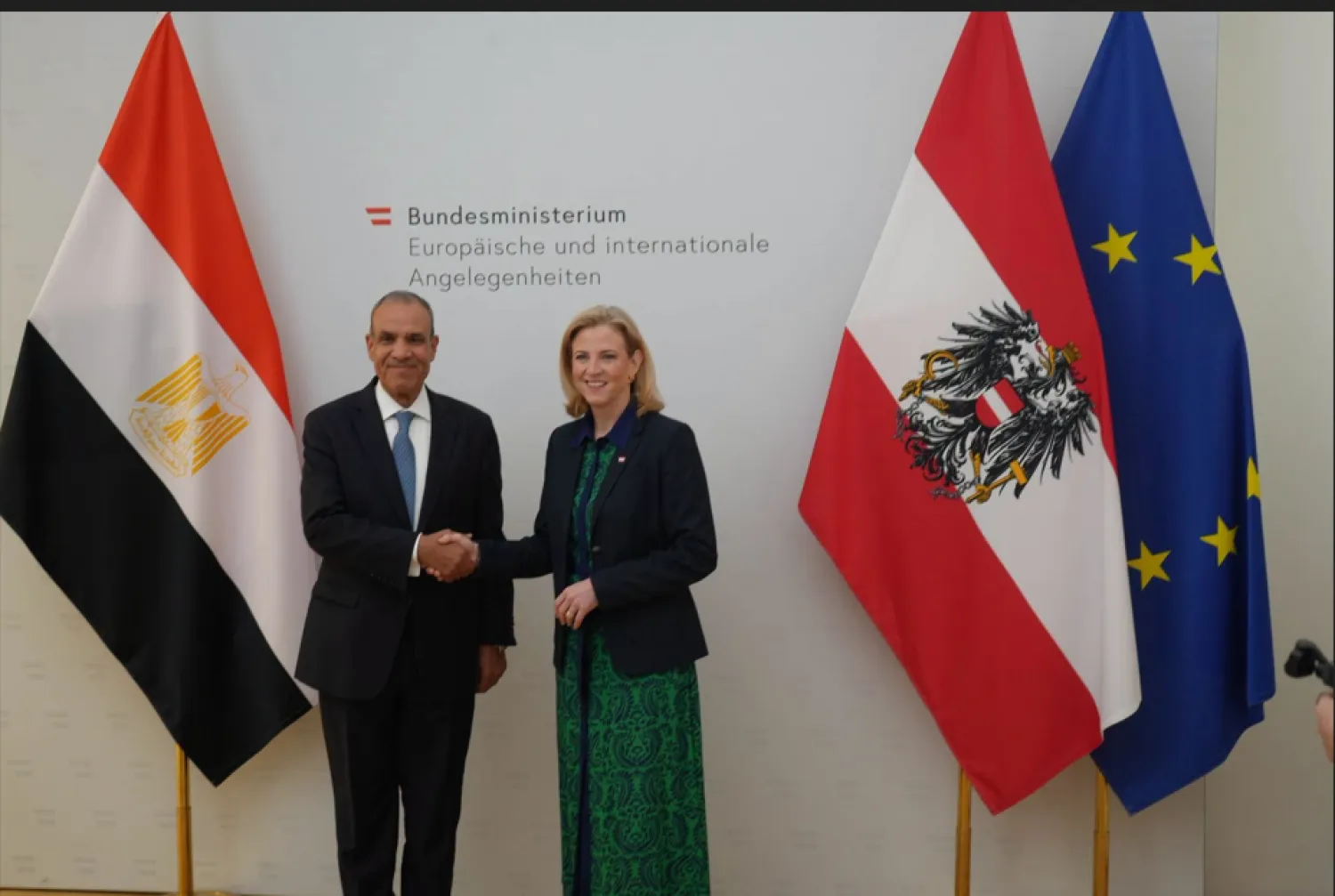 وزير الخارجية المصري خلال لقاء نظيرته النمساوية في فيينا الأربعاء (صفحة وزارة الخارجية على «فيسبوك»)
