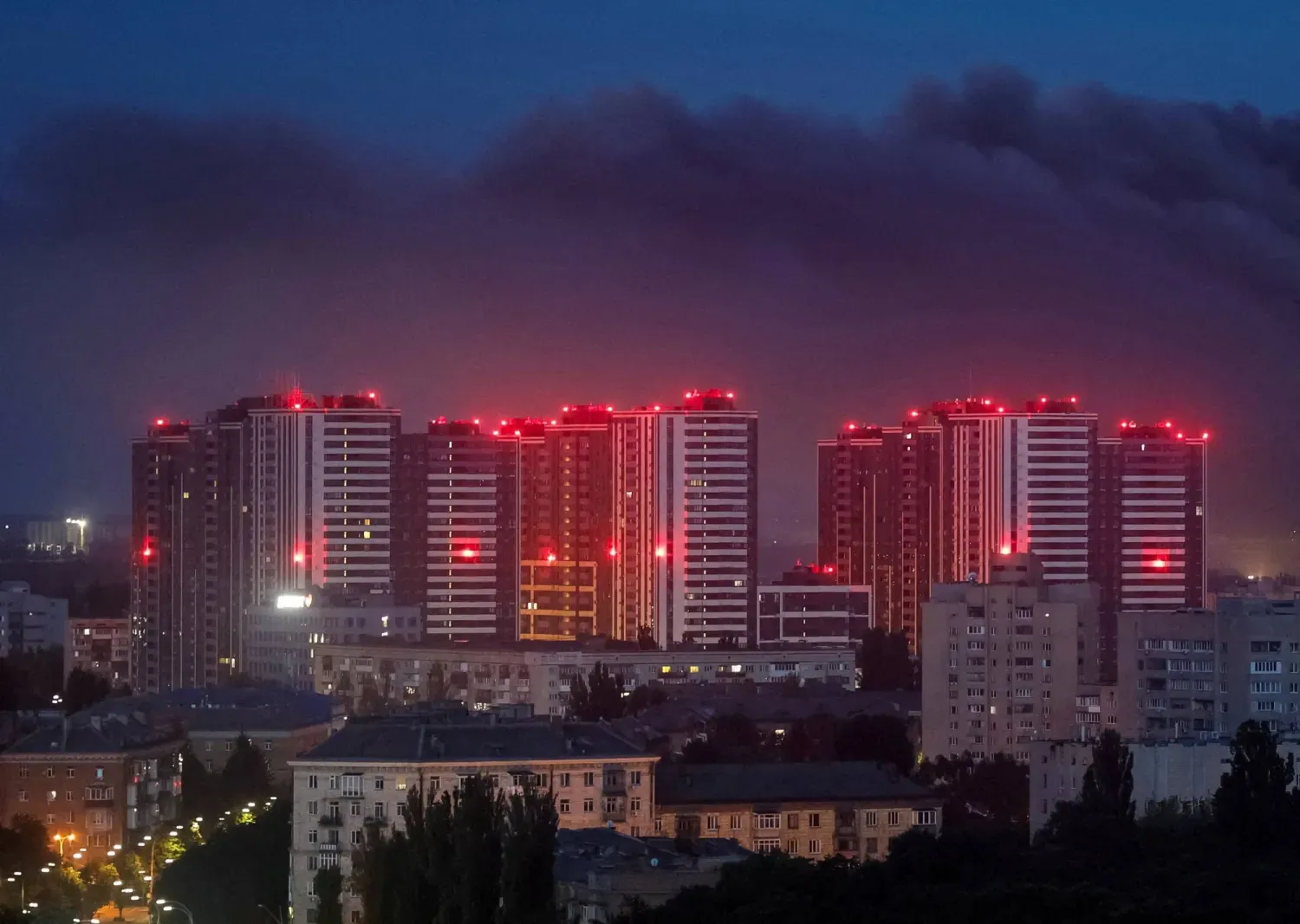  Rusya'nın füze saldırısı sırasında Ukrayna'nın başkenti Kiev'de yükselen dumanlar (Arşiv- Reuters)