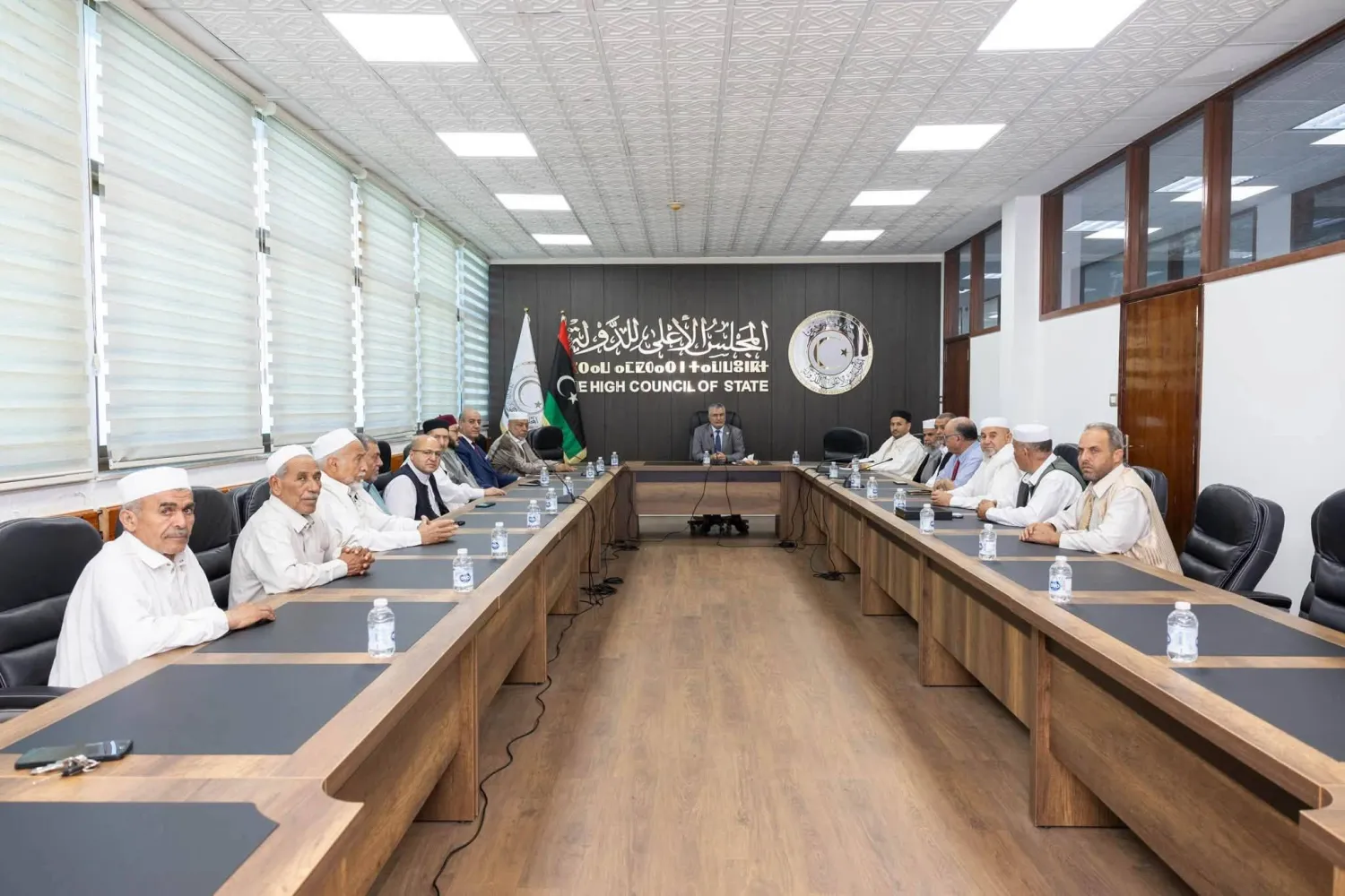 تكالة في لقاء سابق مع مشايخ وأعيان قبائل الأشراف (المجلس الأعلى الليبي)