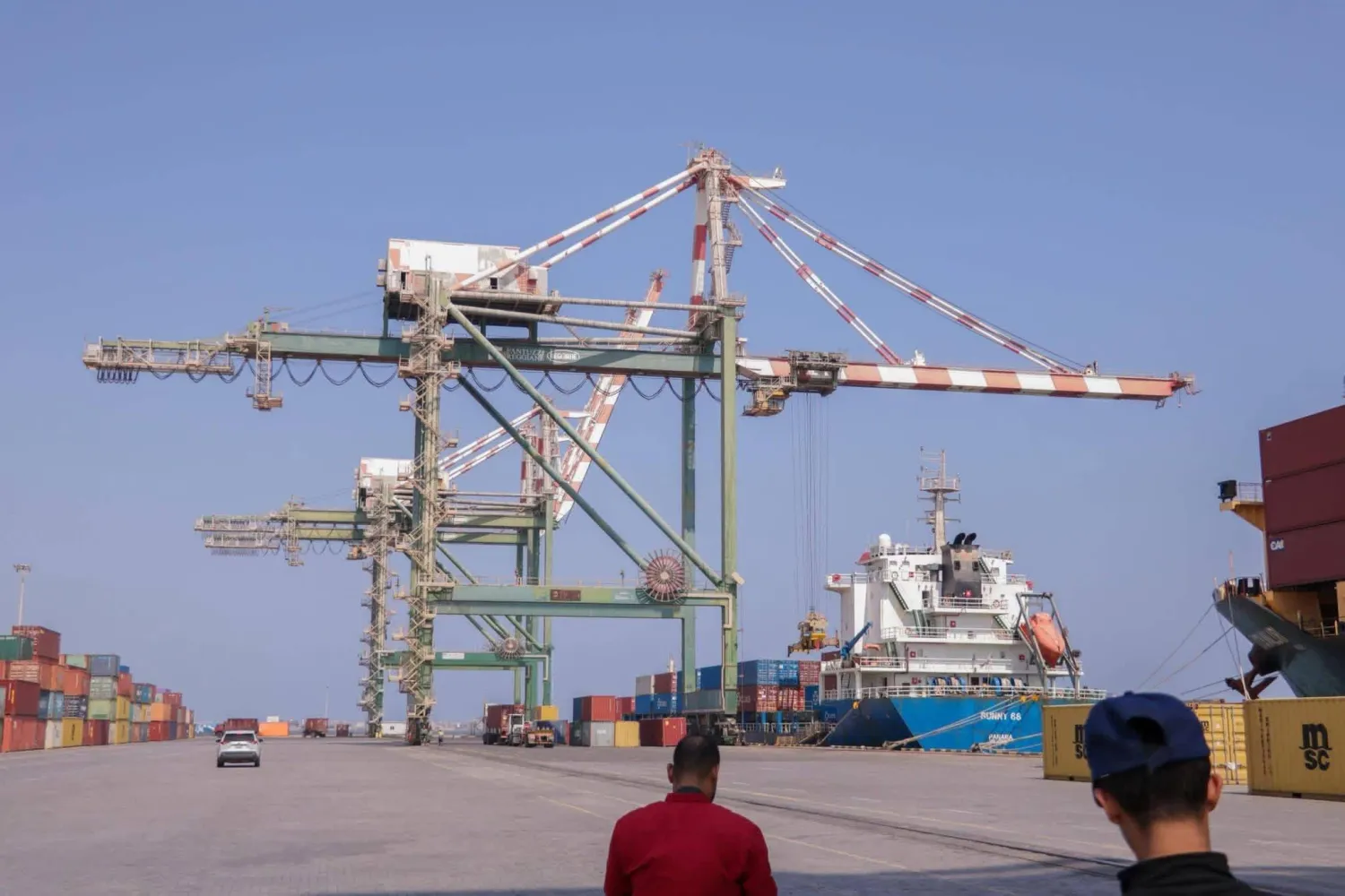 Shipping disruptions threaten the flow of imports into Yemen. (Local media)