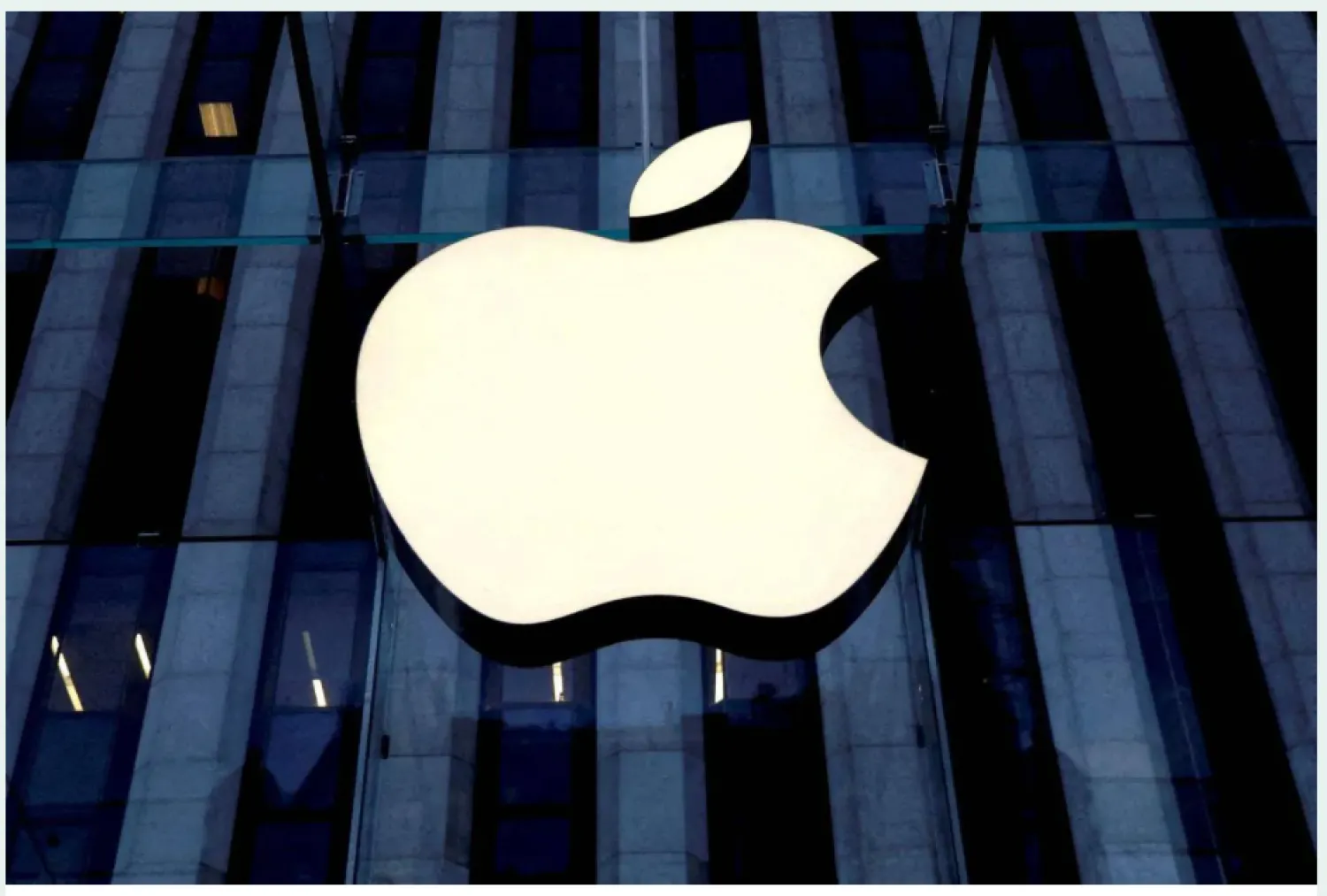 Apple logo (Reuters)