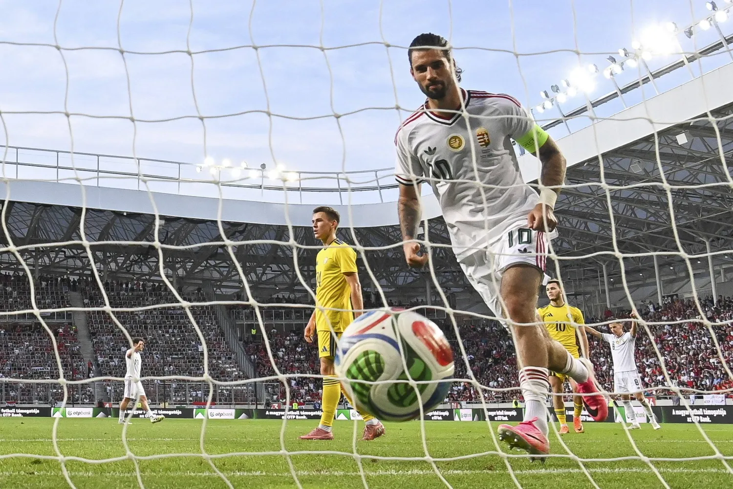 epa13027294 Dominik Szoboszlai of Hungary the 1-1 goal during the friendly soccer match between Hungary and Kazakhstan in Debrecen, Hungary, 09 June 2026.  EPA/Tibor Illyes HUNGARY OUT