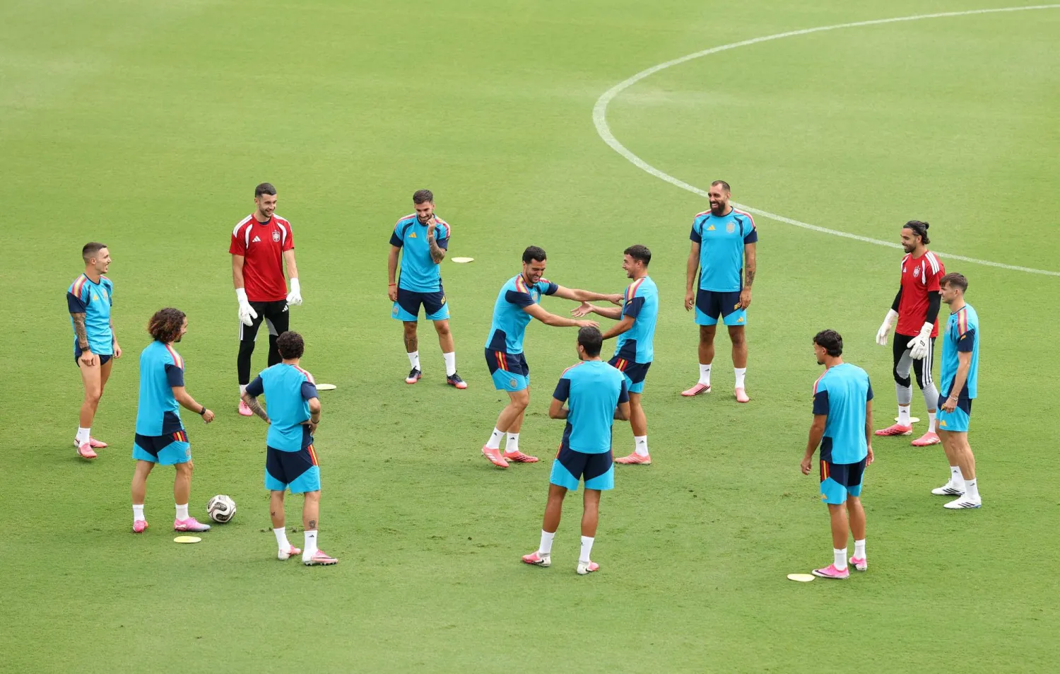 DALLAS, TEXAS - JULY 13: Players of Spain train during a Spain Training Session at Cotton Bowl on July 13, 2026 in Dallas, Texas.   Florencia Tan Jun/Getty Images/AFP (Photo by Florencia Tan Jun / GETTY IMAGES NORTH AMERICA / Getty Images via AFP)