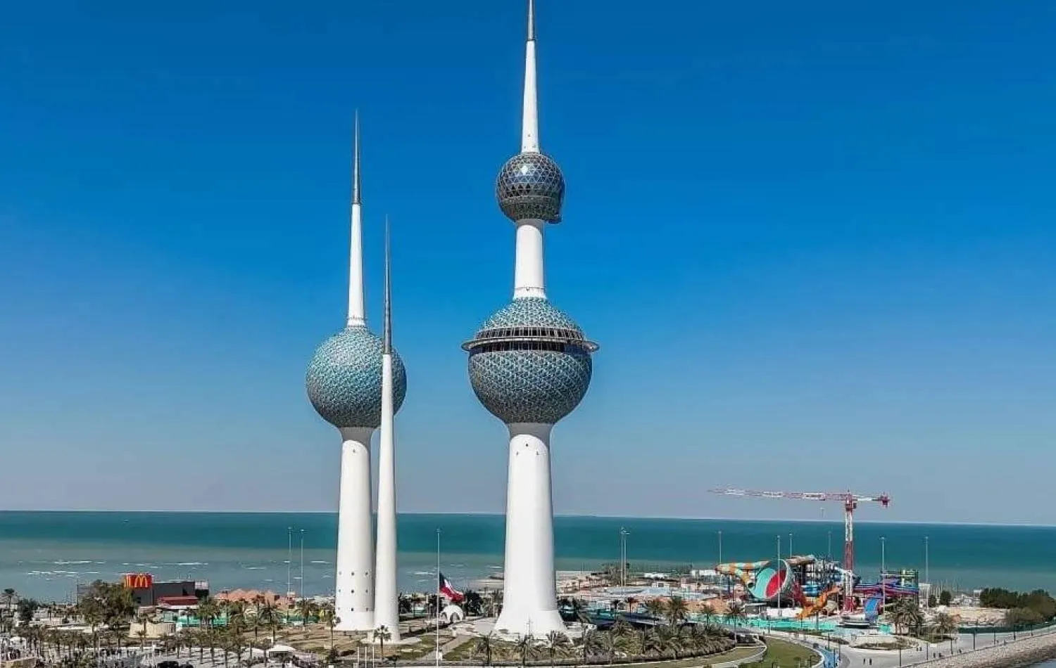 شددت الكويت على أن تعمد إيران استهداف المنشآت الحيوية والمدنية يعكس «نهجاً عدوانياً ممنهجاً» (كونا)