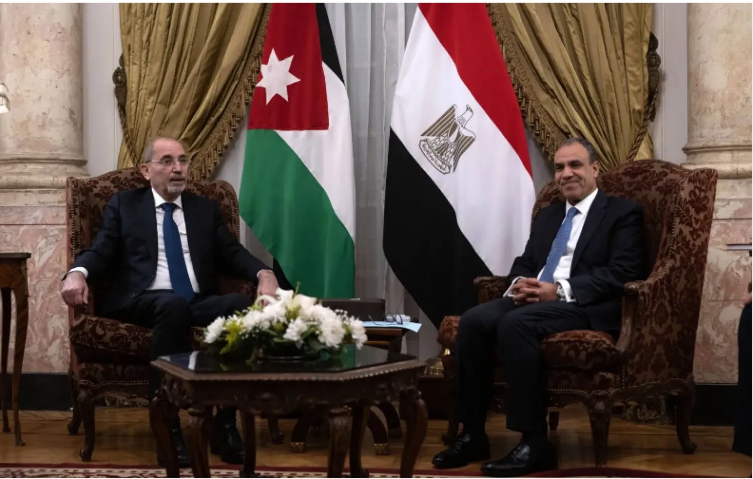 وزير الخارجية المصري بدر عبد العاطي خلال لقاء نظيره الأردني أيمن الصفدي في مارس 2025 (إ.ب.أ)