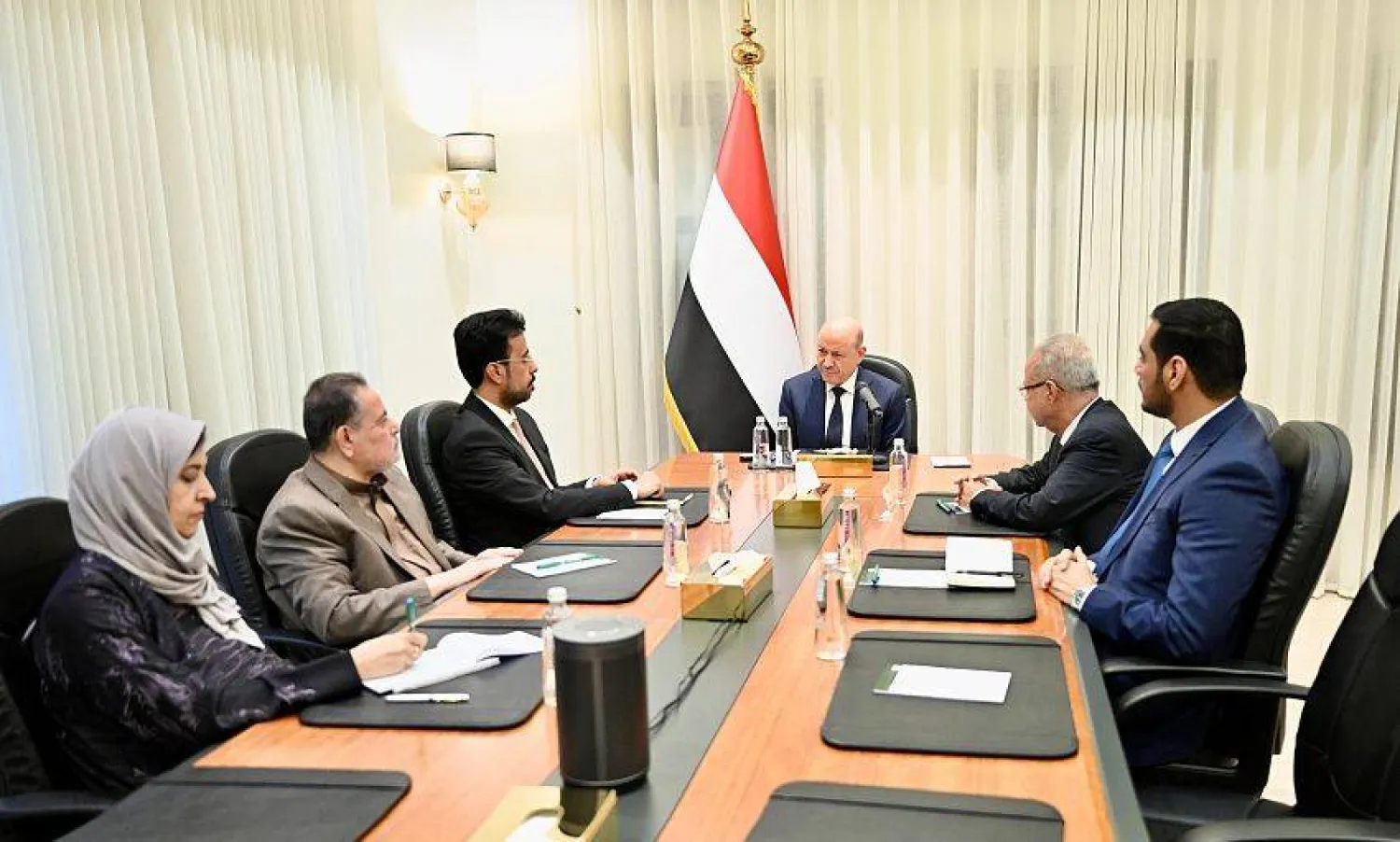 من اجتماع العليمي مع قيادة «هيئة التشاور والمصالحة» (سبأ)