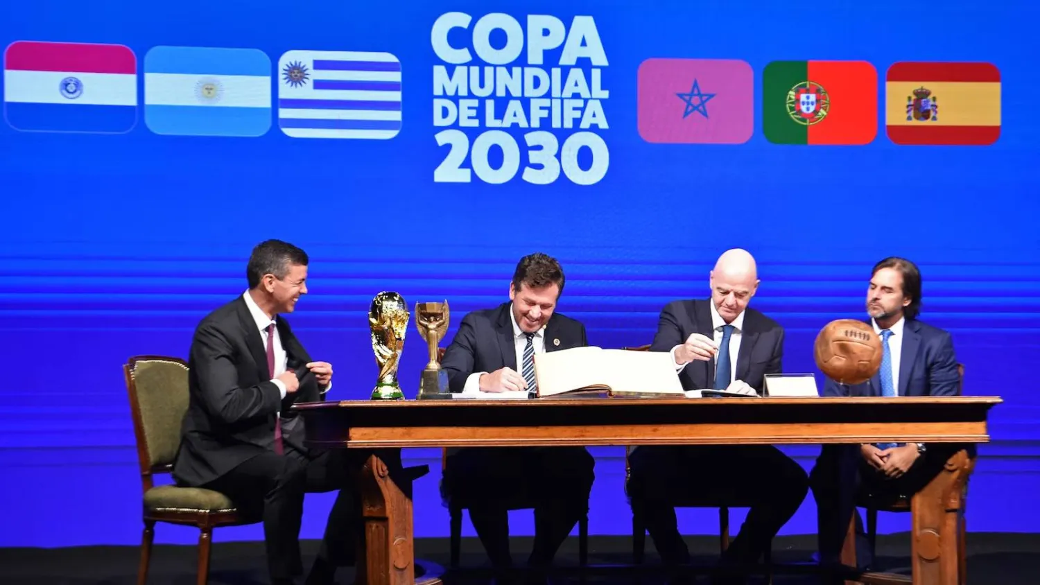 نهائي كأس العالم 2030 سيحظى بتنافس كبير بين المغرب وإسبانيا (رويترز)