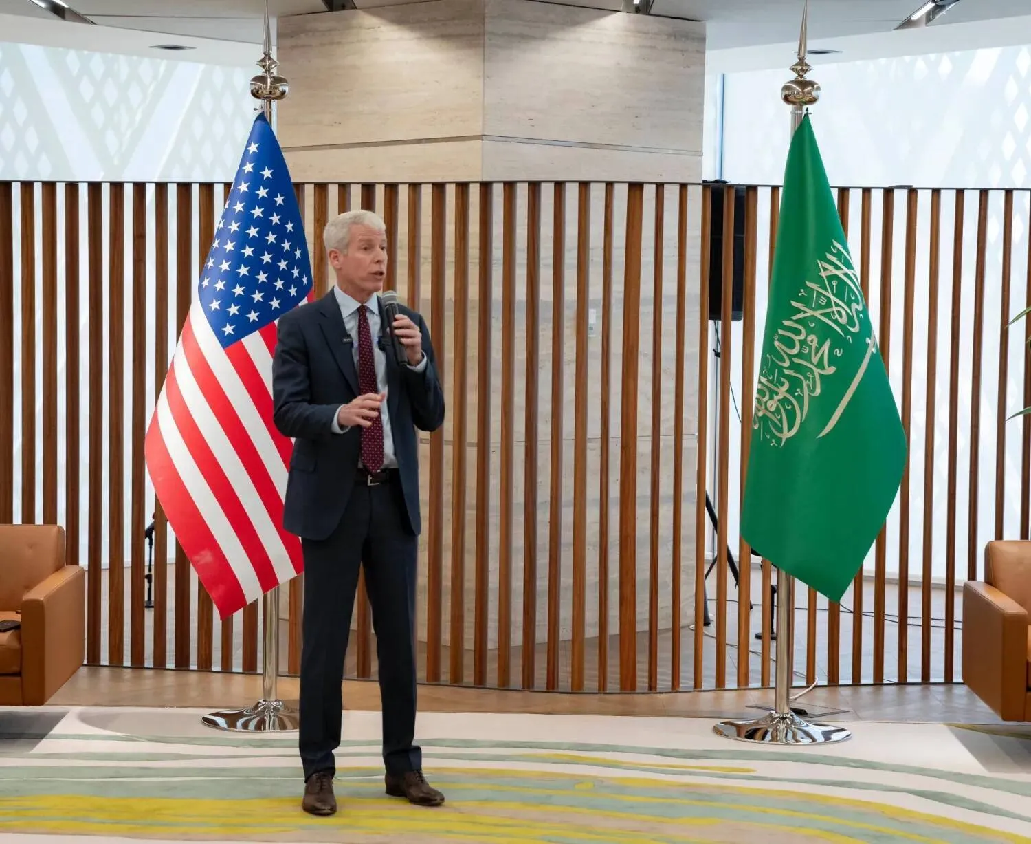 ABD Enerji Bakanı Chris Wright, 13 Nisan 2025'te Riyad'da düzenlenen basın toplantısında (Fotoğraf: Türki el-Akili)