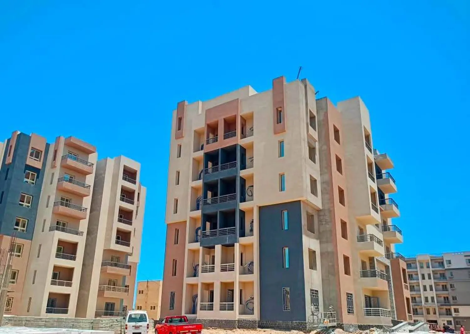 ستوفر الحكومة المصرية وحدات بديلة في المشاريع الجديدة التي تعمل على تنفيذها (وزارة الإسكان)