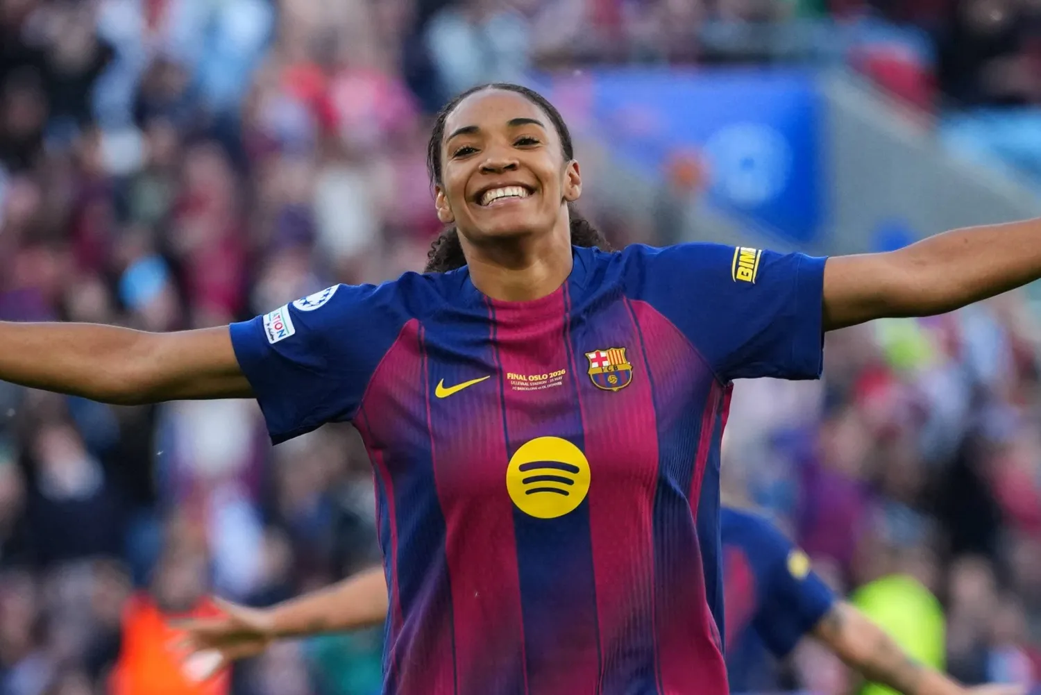 الإسبانية سلمى بارالويلو من برشلونة إلى ليون (أ.ب)