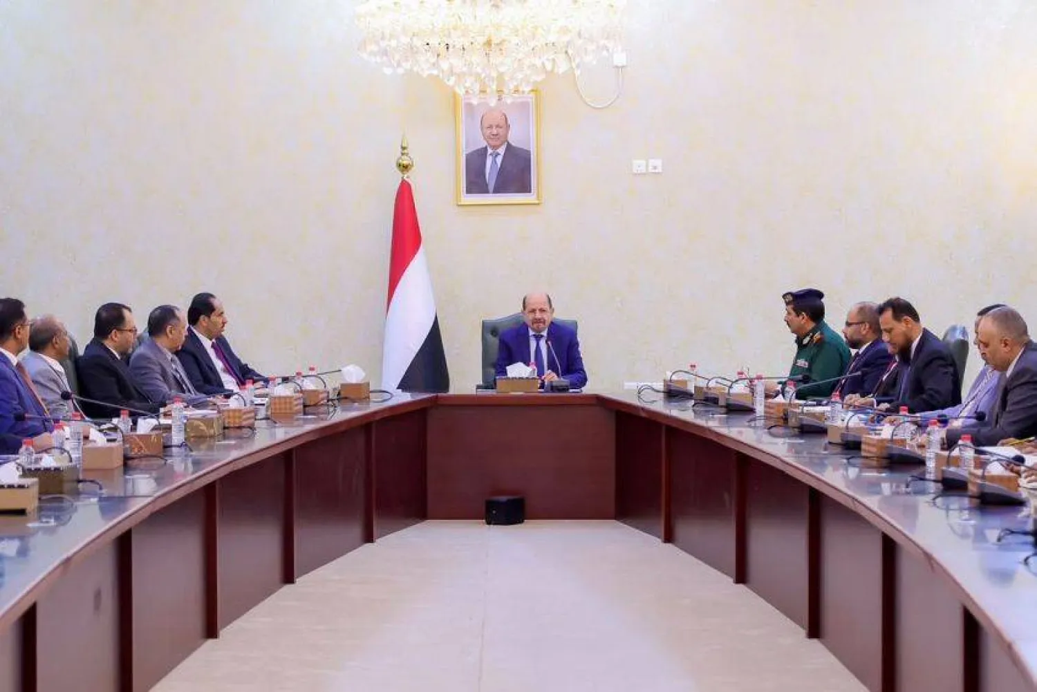 تأهب يمني لتداعيات تصعيد الحوثيين المهدد للملاحة في البحر الأحمر (إعلام حكومي)
