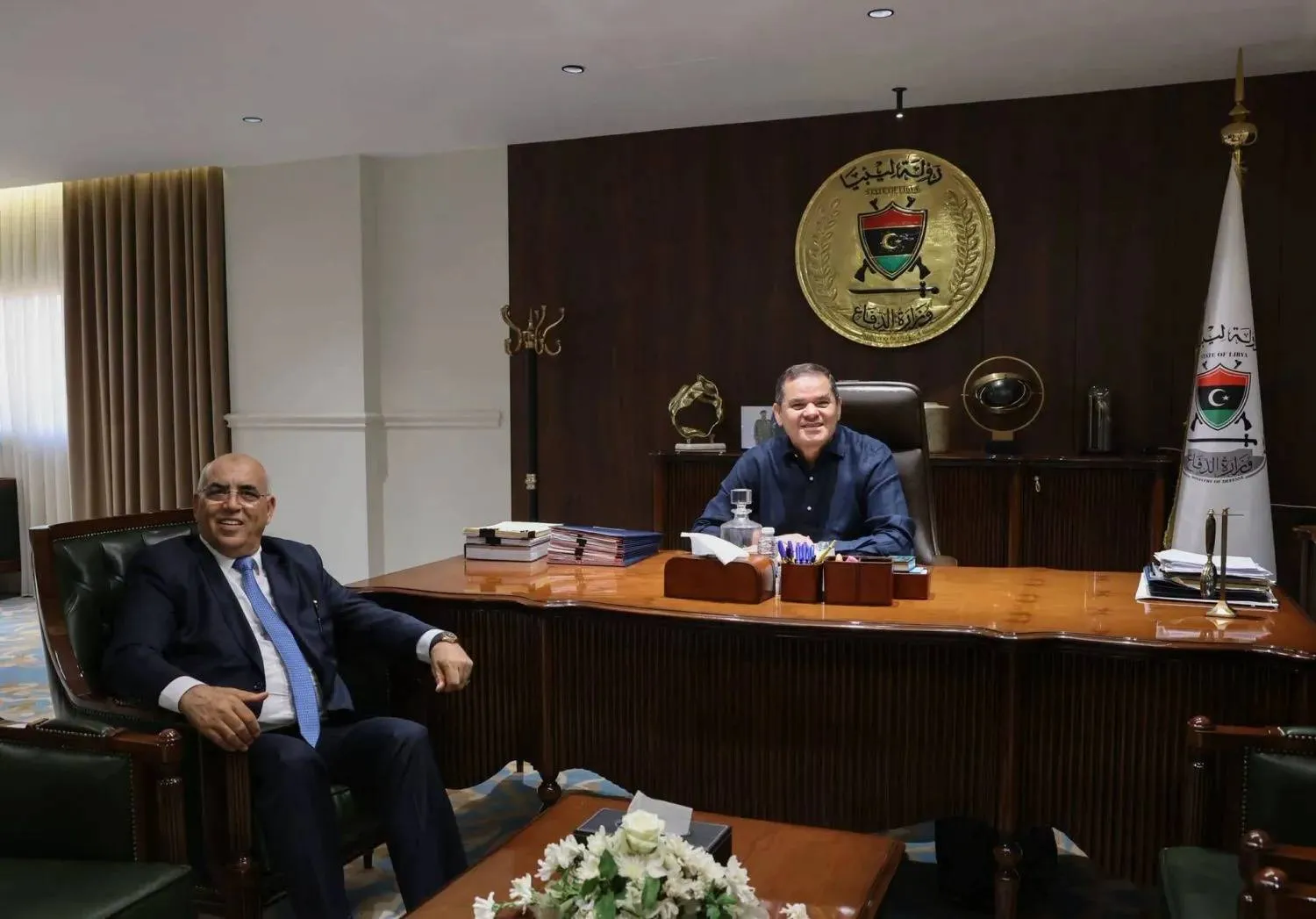 الدبيبة مستقبلاً رئيس جهاز الاستخبارات في غرب ليبيا داخل مقر وزارة الدفاع أول يوليو (حكومة الوحدة)