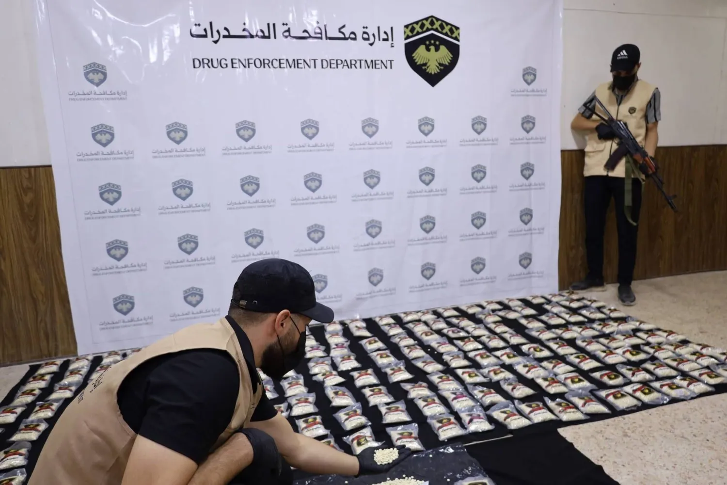 عملية أمنية في النبك بمحافظة ريف دمشق أحبطت تهريب شحنة من المواد المخدرة قادمة من لبنان يوم الاثنين (إدارة مكافحة المخدرات)