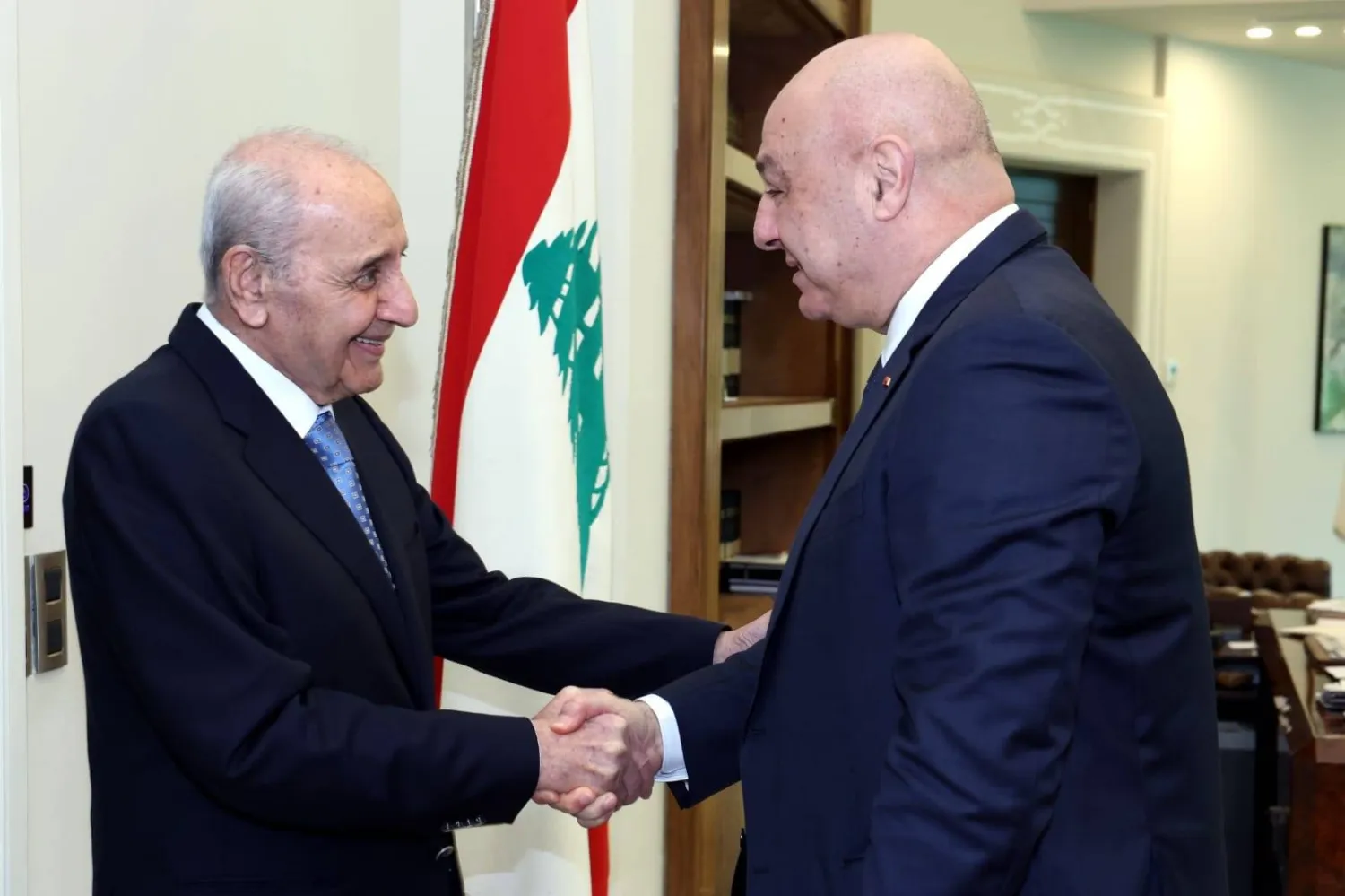 رئيس الجمهورية جوزيف عون مستقبلاً رئيس البرلمان نبيه بري (الرئاسة اللبنانية)