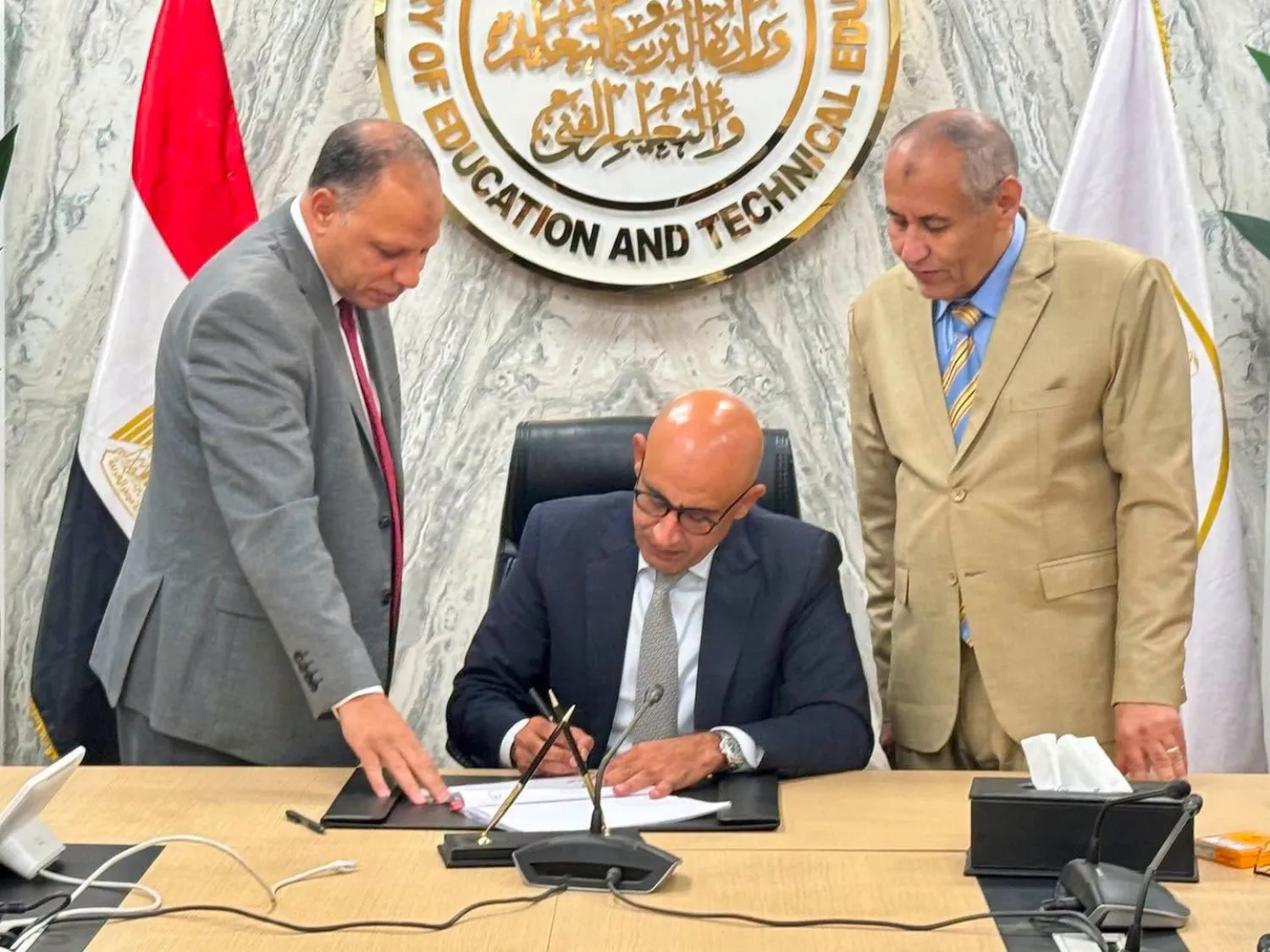 وزير التربية والتعليم المصري محمد عبد اللطيف يعتمد نتيجة امتحانات الثانوية العامة 2025-2026  (الوزارة)