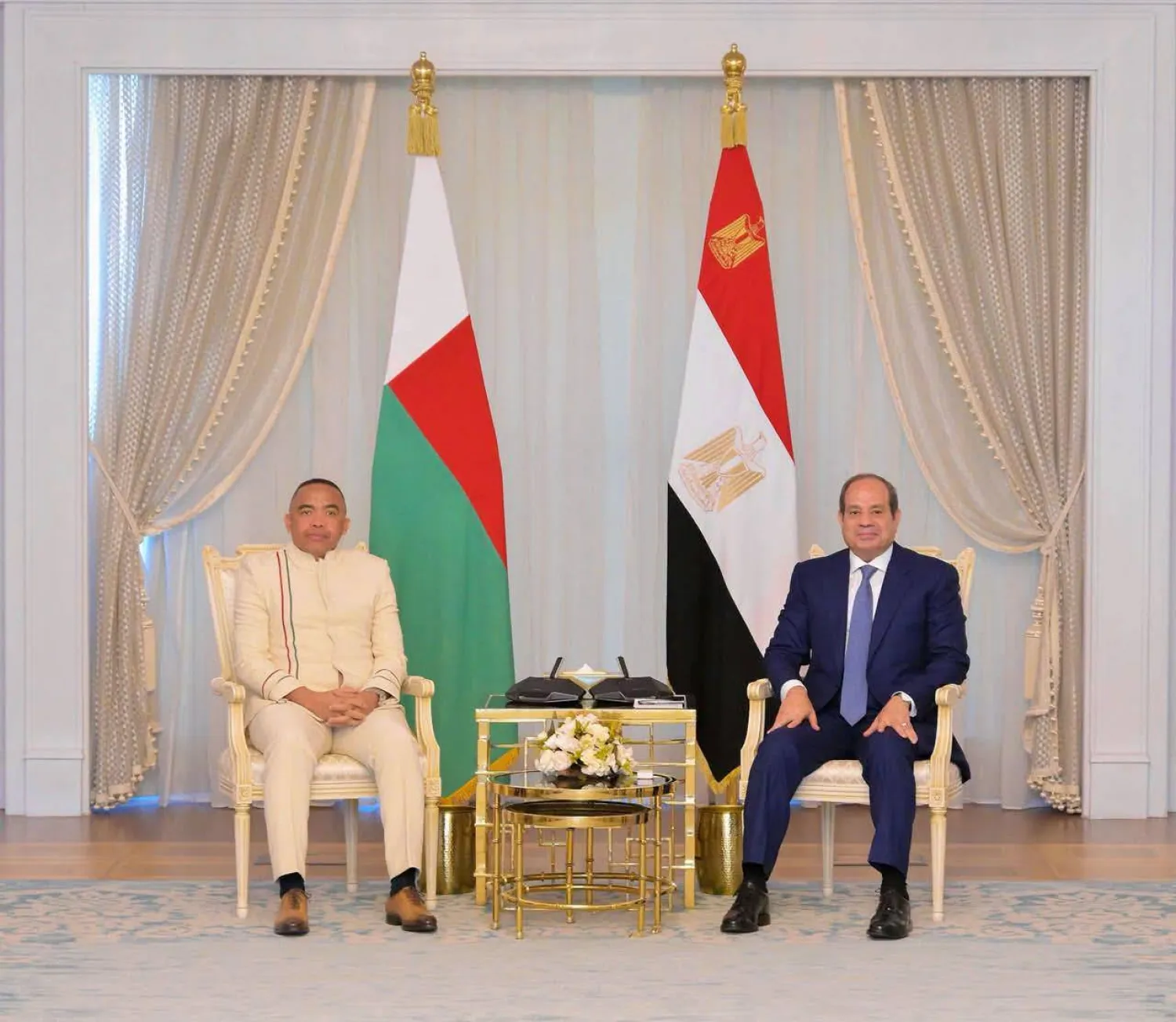الرئيس المصري يستقبل رئيس مدغشقر في العلمين الأربعاء (الرئاسة المصرية)