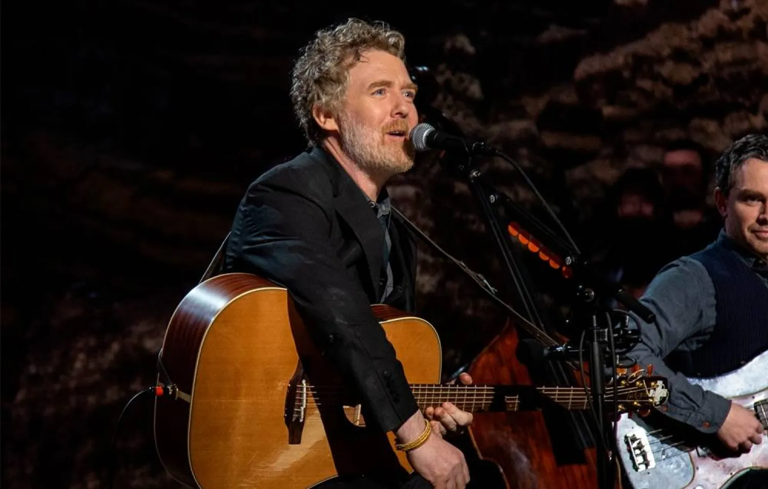 Grammy-winning Irish singer/songwriter Glen Hansard performs at The Caverns in Pelham, Tenn., on March 29, 2019. (AP) 