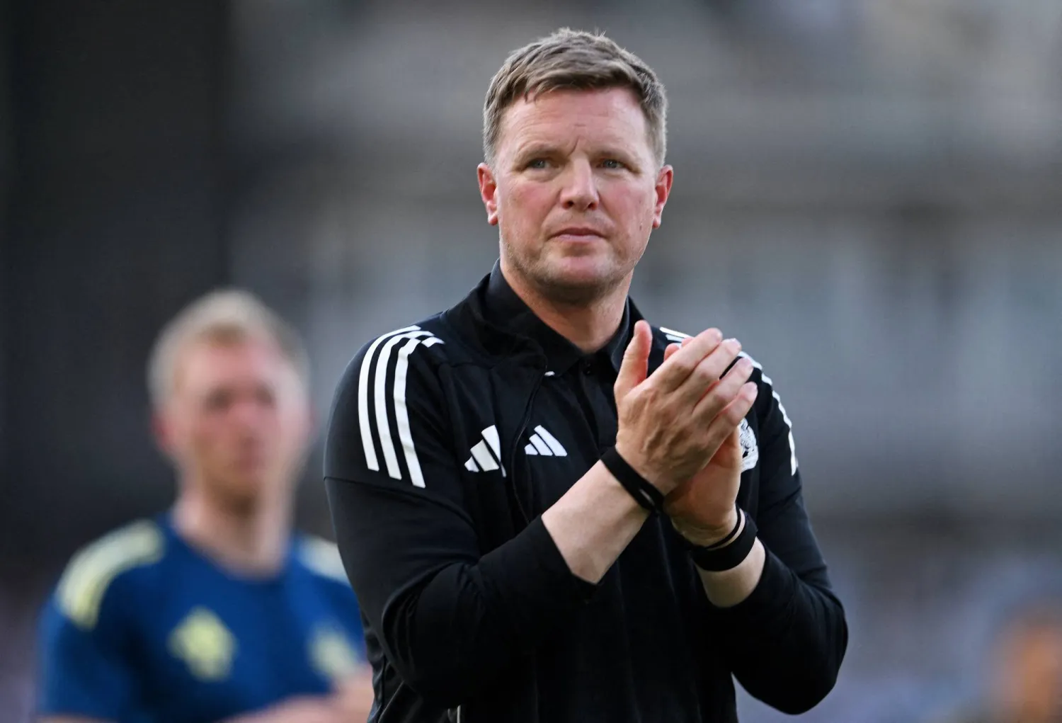 FILE PHOTO: Soccer Football - Premier League - Fulham v Newcastle United - Craven Cottage, London, Britain - May 24, 2026 Newcastle United manager Eddie Howe applauds fans after the match REUTERS/Jaimi Joy