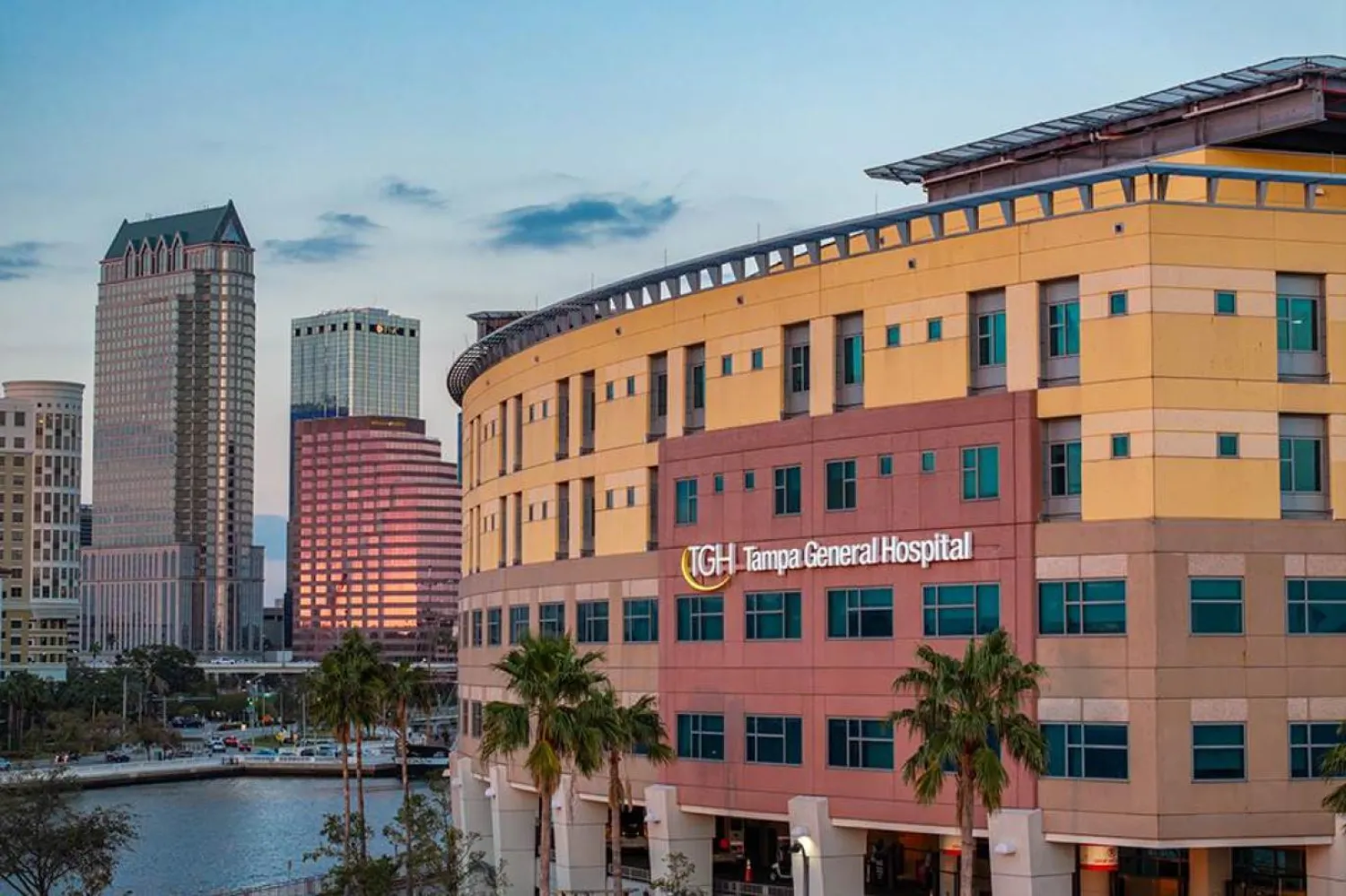 Florida'daki Tampa Genel Hastanesi, yaklaşık 180 kilometrekarelik bir alanda meydana gelen ağır travma vakalarına kan taşımak üzere tasarlanmış drone'ları devreye sokma planlarını pazartesi günü açıkladı (Tampa Genel Hastanesi)