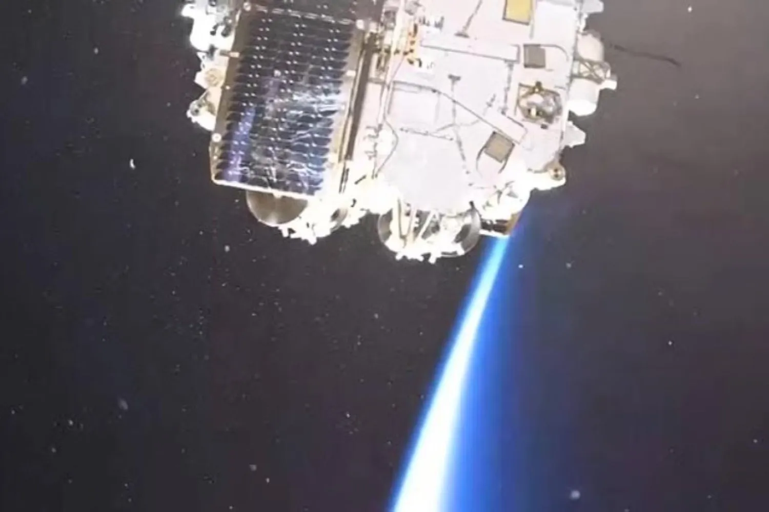 Rusya'nın Rassvet uyduları, ülkede kullanımı yasak olan SpaceX'in Starlink internet ağına alternatif sunuyor (Bureau 1440)