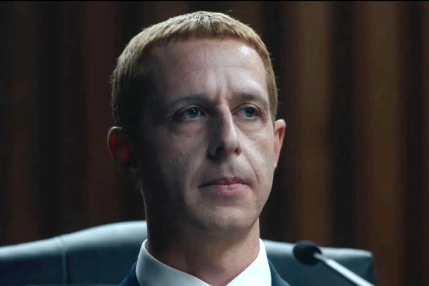 Sosyal Hesaplaşma'nın başrolü Jeremy Strong, Meta CEO'su Mark Zuckerberg'ü canlandırıyor (YouTube/Sony/Columbia)