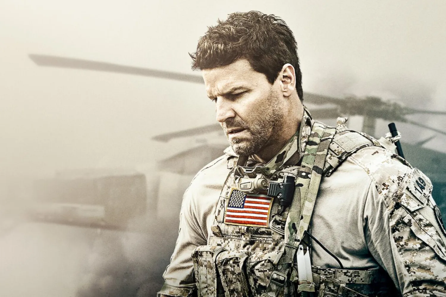 SEAL Team'de David Boreanaz, Bravo Timi'nin yoğun operasyonlarla aile hayatı ve psikolojik sorunları arasındaki dengeyi kurmaya çalışan lideri Jason Hayes'i canlandırıyor (CBS)