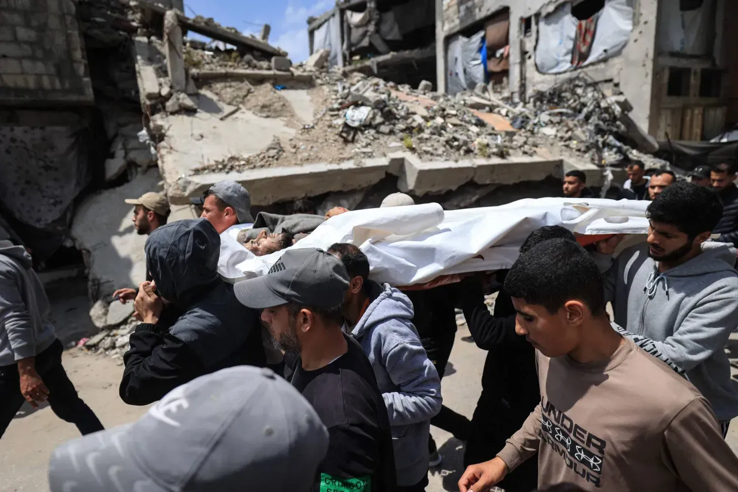 İsrail'in Ekim 2023'ten bu yana Gazze Şeridi'ne düzenlediği saldırılarda toplam can kaybı 73 bin 500'e yaklaştı (AFP)
