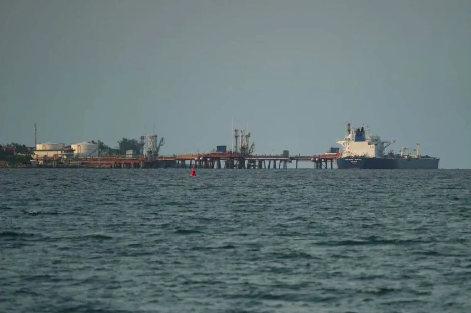 Bir Aframax petrol tankeri (Arşiv- Reuters)
