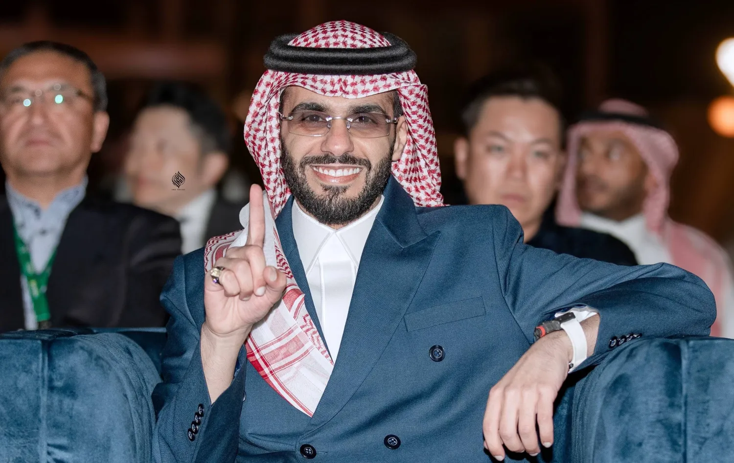 أكد القحطاني أن الطموح الذي يقود إسطبلاته يتمثل على المنافسة في أكبر المضامير العالمية (حسابه في «إكس»)