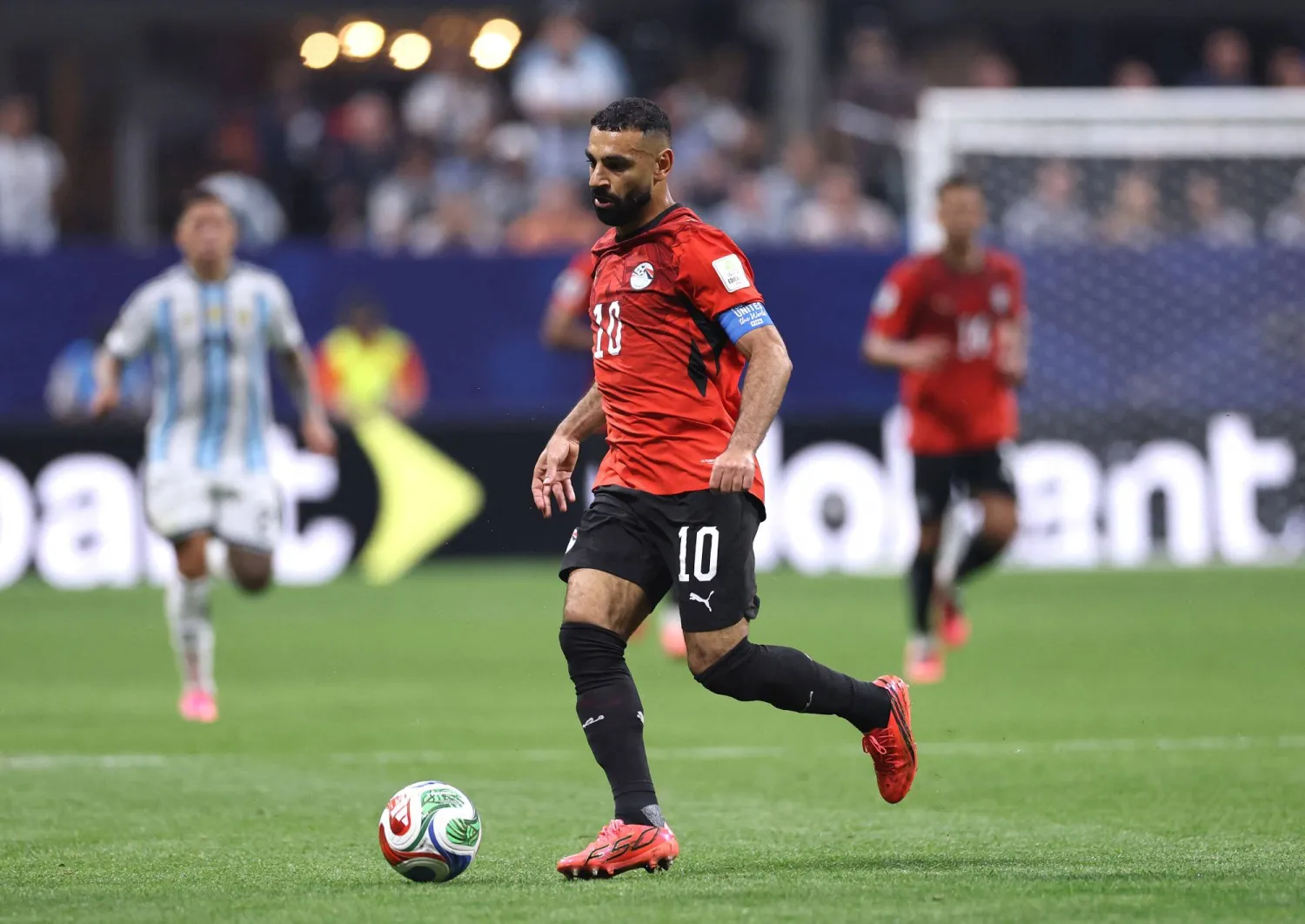 محمد صلاح قائد منتخب مصر (أ.ف.ب)