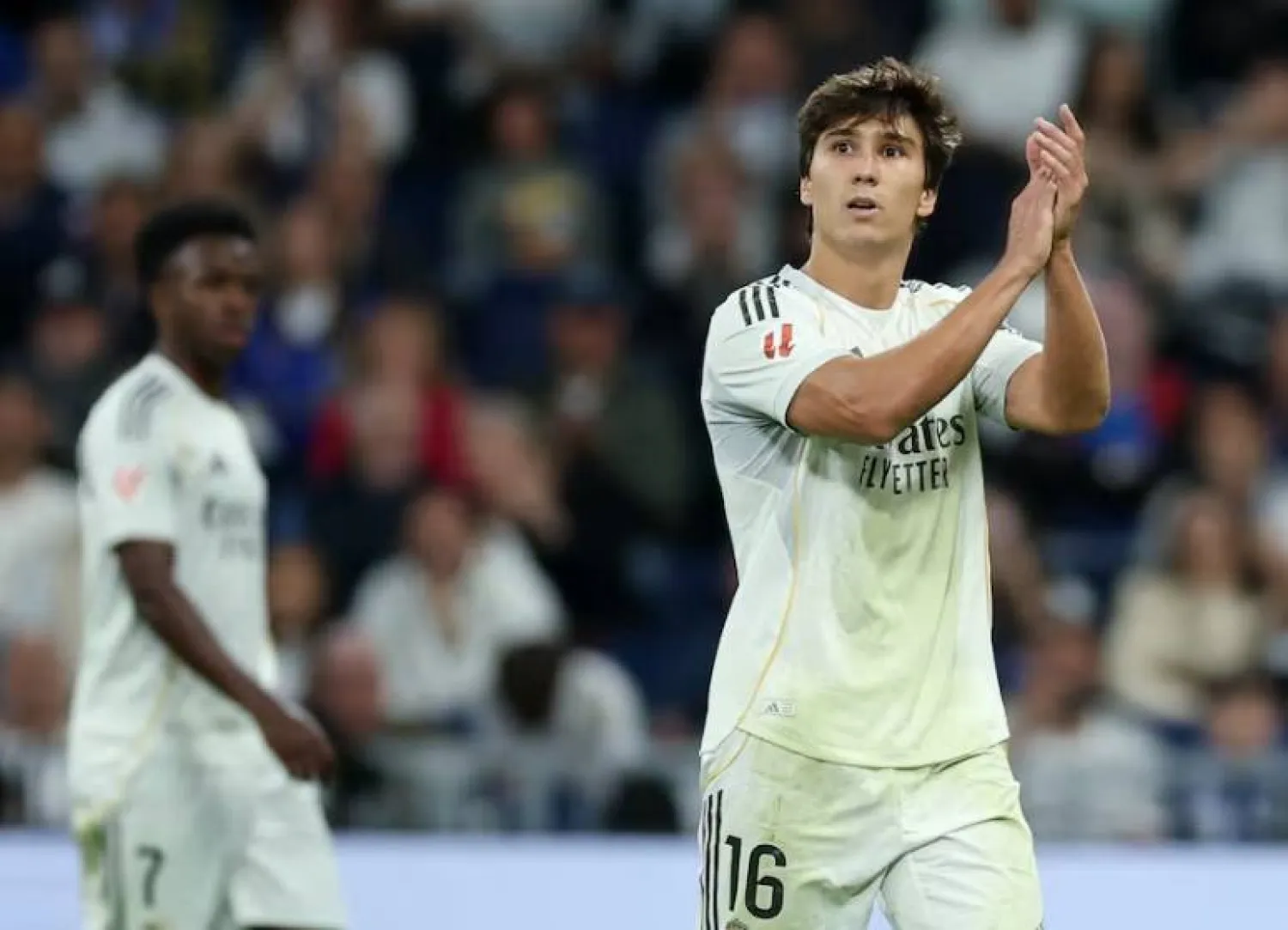 Soccer Football - LaLiga - Real Madrid v Real Oviedo - Santiago Bernabeu, Madrid, Spain - May 14, 2026 Real Madrid's Gonzalo Garcia applauds fans after being substituted REUTERS/Isabel Infantes