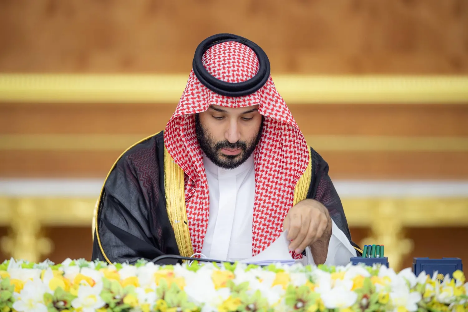 الأمير محمد بن سلمان مترئساً جلسة مجلس الوزراء في جدة الثلاثاء (واس)