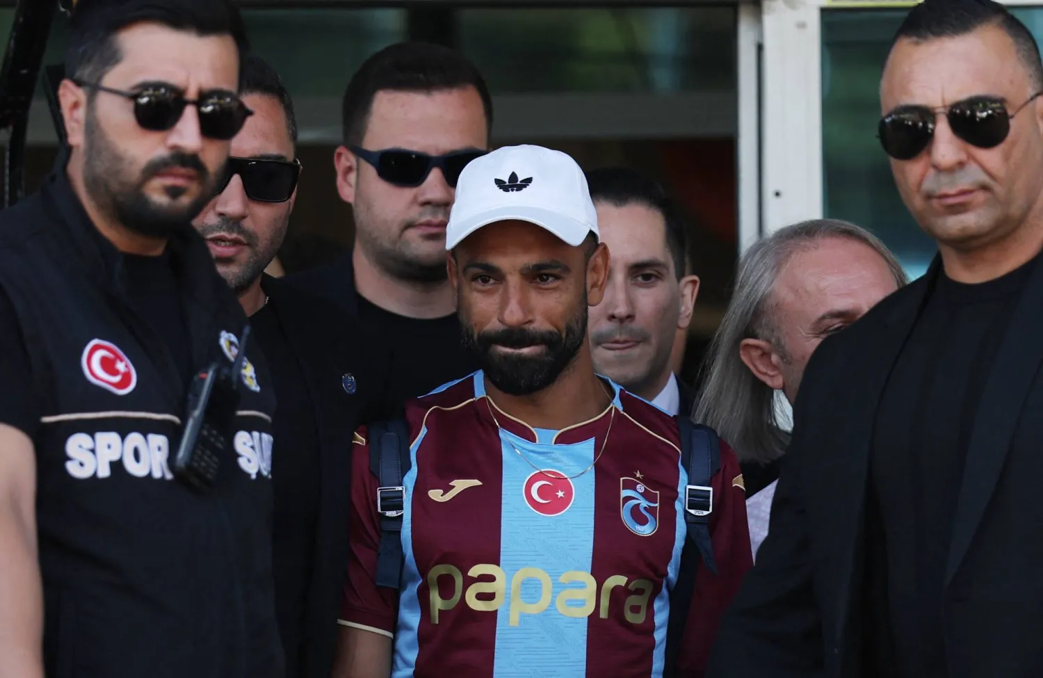 محمد صلاح انتقل وفق صفقة حرة (رويترز)